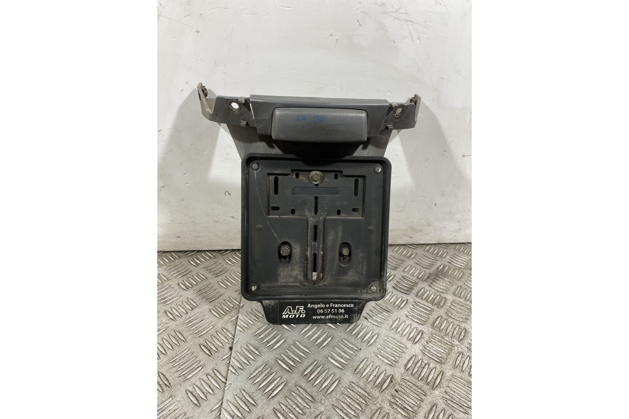 Carena Portatarga Piaggio Vespa LX 125 / 150 Dal 2012 al 2013  1742468807553