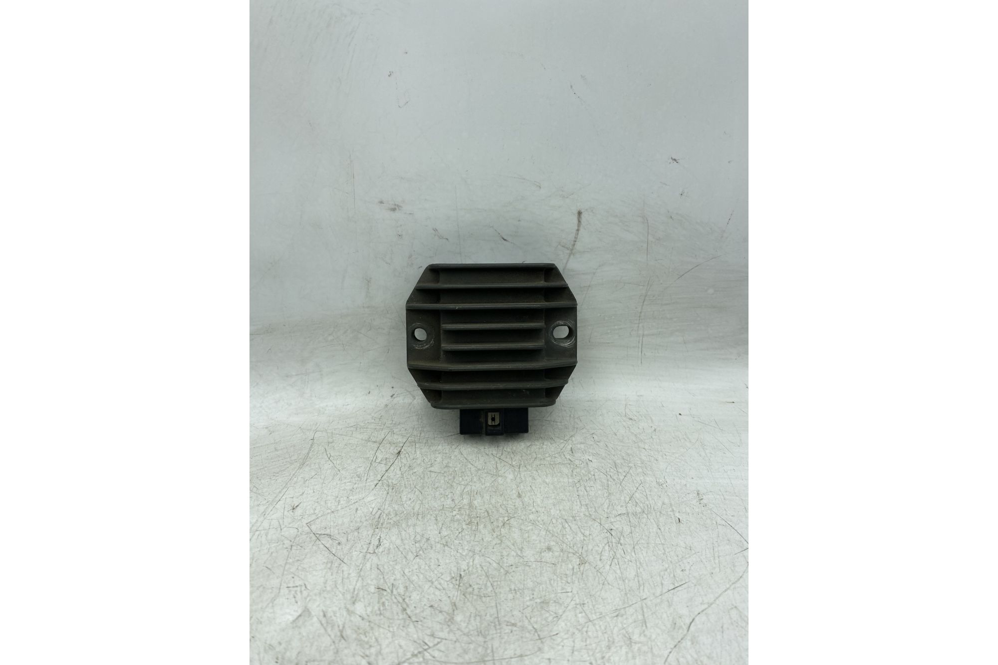 Regolatore Di Tensione Piaggio Vespa LX 125 / 150 Dal 2012 al 2013 COD SH640D-12  1742478273768