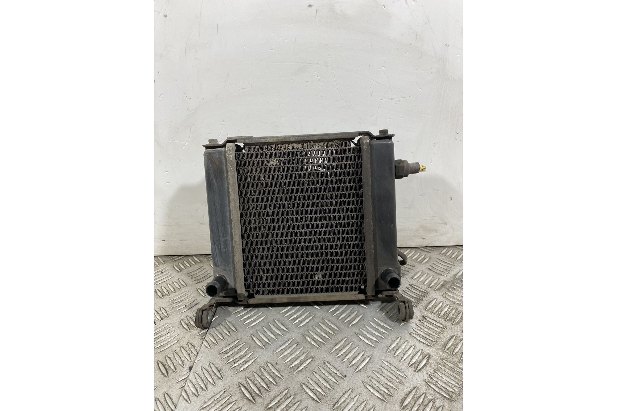 Radiatore Con Elettroventola Kymco Downtown 200 dal 2008 al 2017  1742478763917