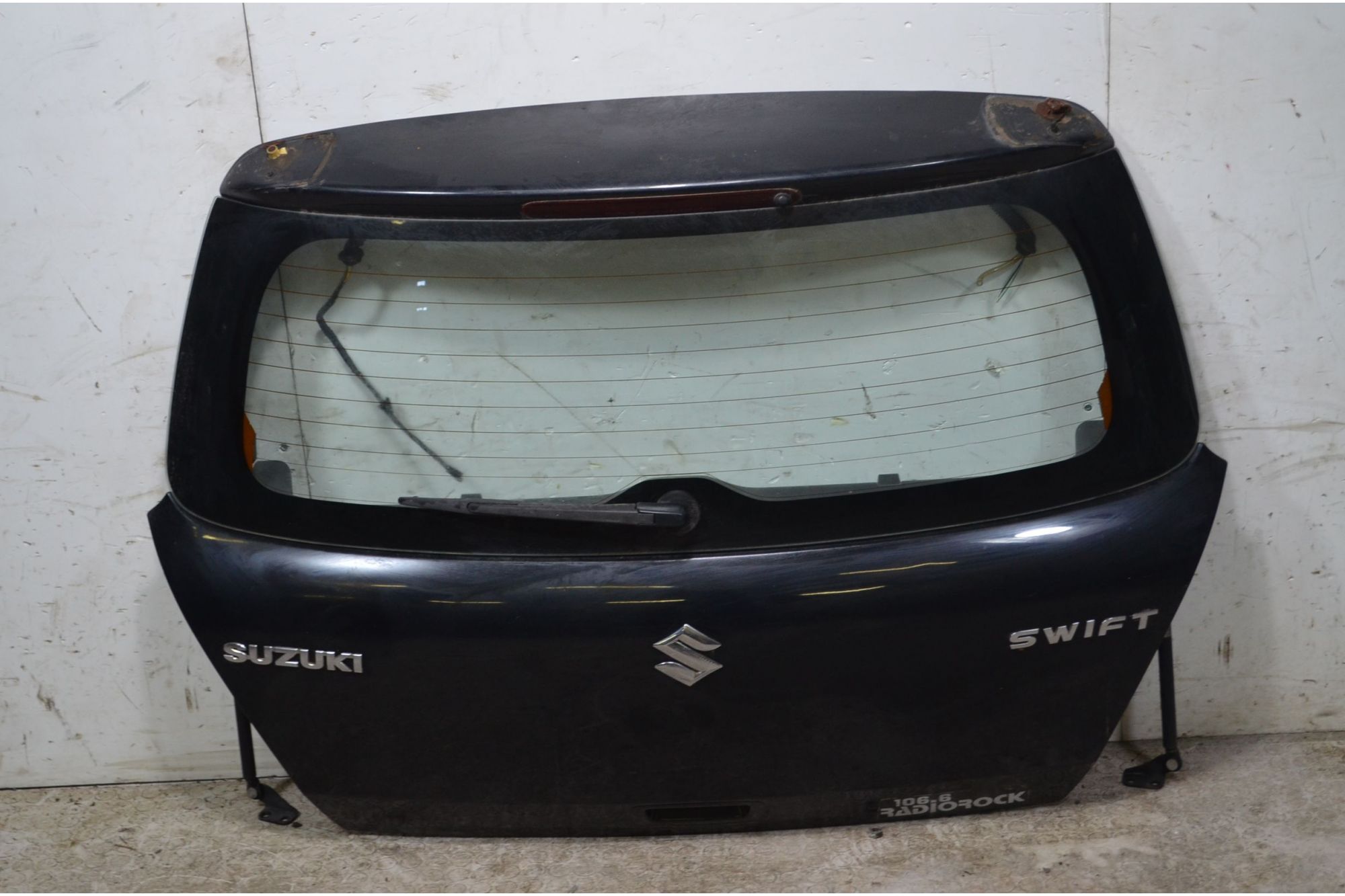 Portellone bagaglaio posteriore Suzuki Swift Dal 2004 al 2010 Cod 6910063J23000  1742487033674