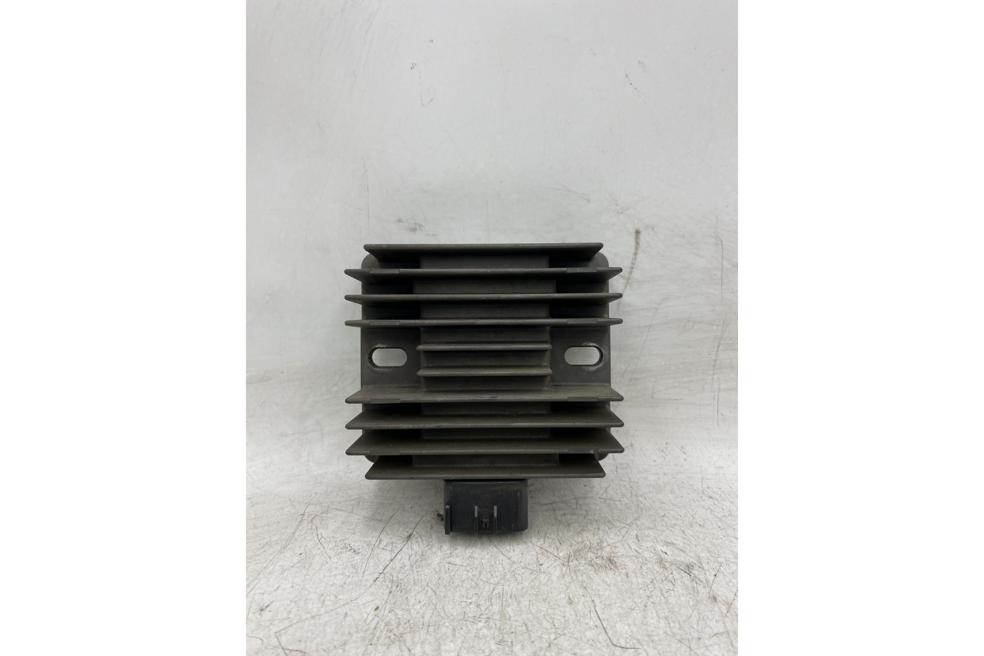 Regolatore Di Tensione Suzuki Burgman 400 K7 dal 2007 al 2013 COD SH810AA  1742552270591