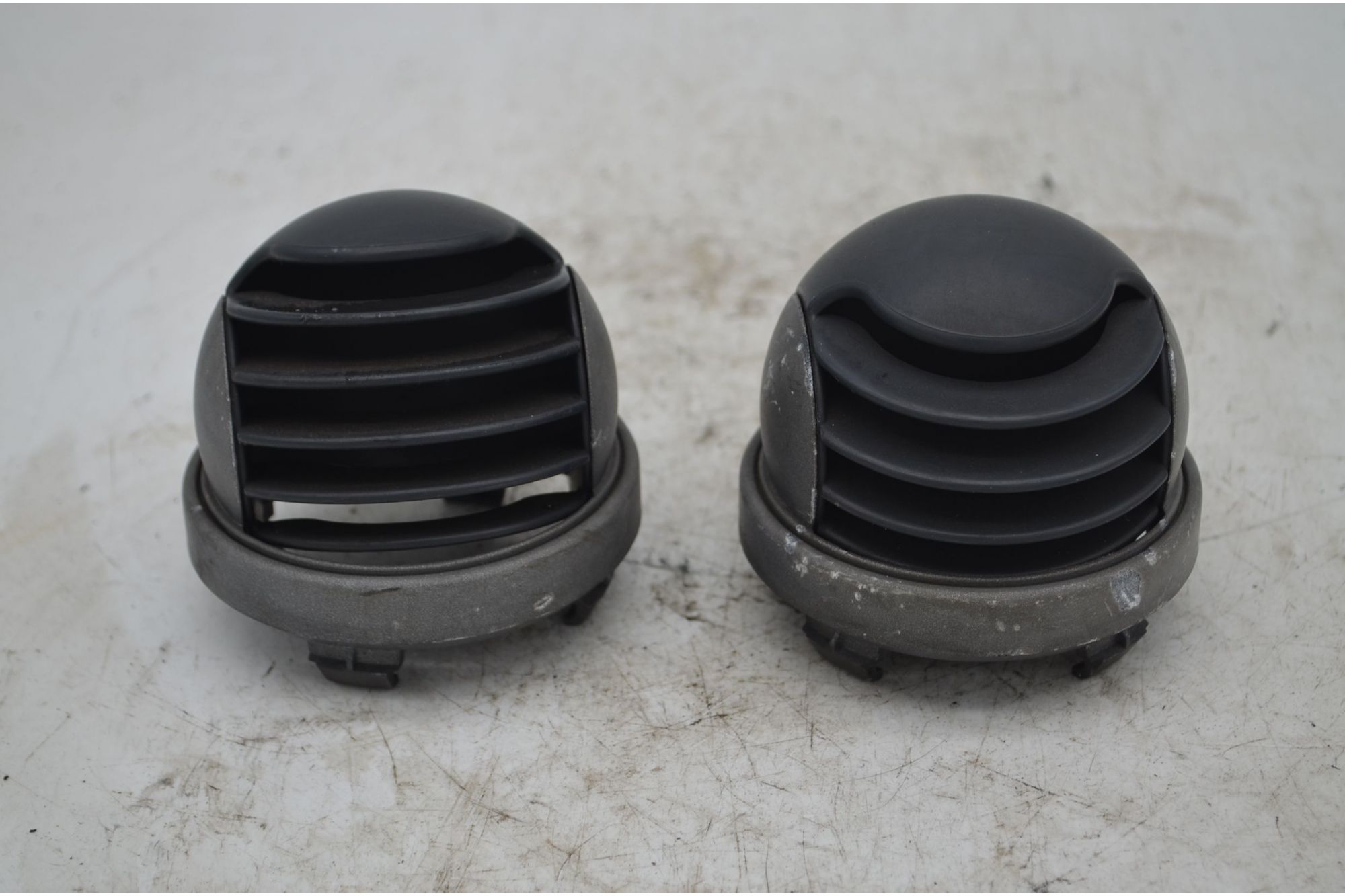 Bocchette Aria Anteriori DX e SX Smart ForTwo W450 Dal 1998 al 2007 Cod 133701  1742566745047