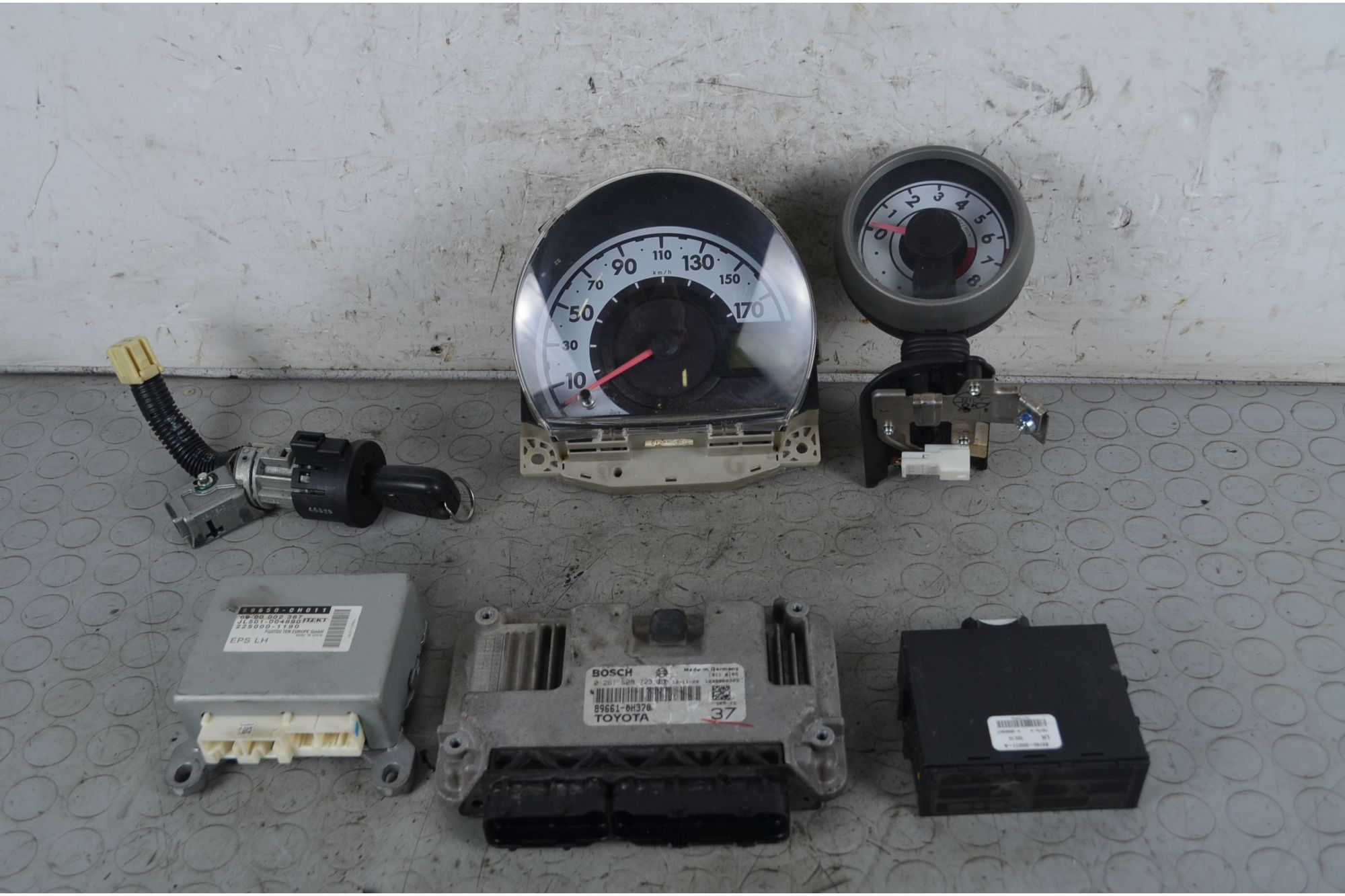 Kit Chiave Toyota Aygo Dal 2005 al 2014 Cod 838520H011  1742804479307