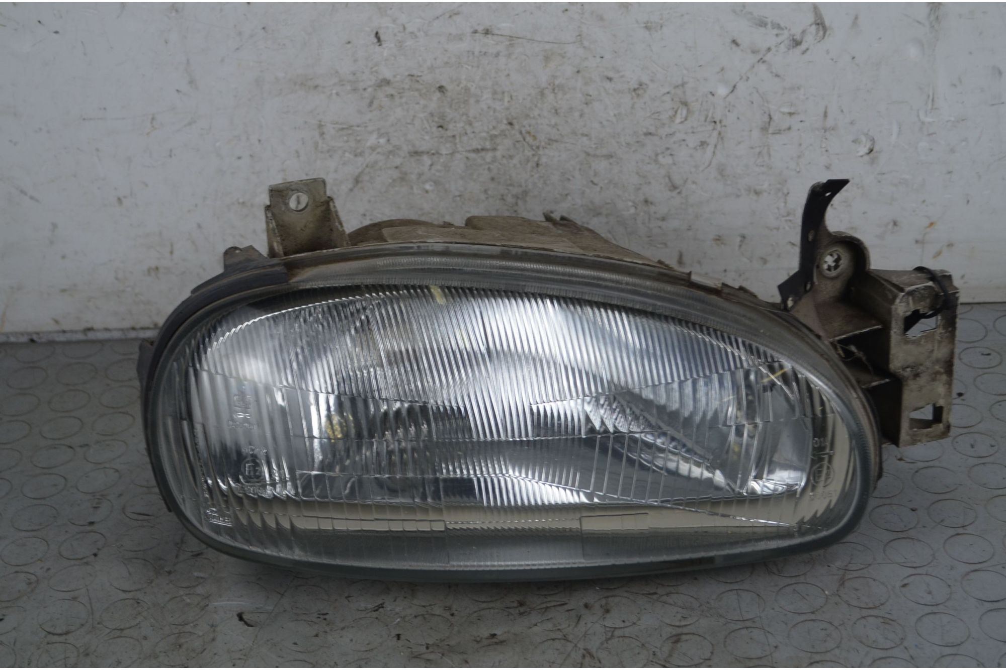 Faro fanale anteriore DX Mazda 121 Dal 1994 al 1996 Cod 8BDH51030C  1742812440795
