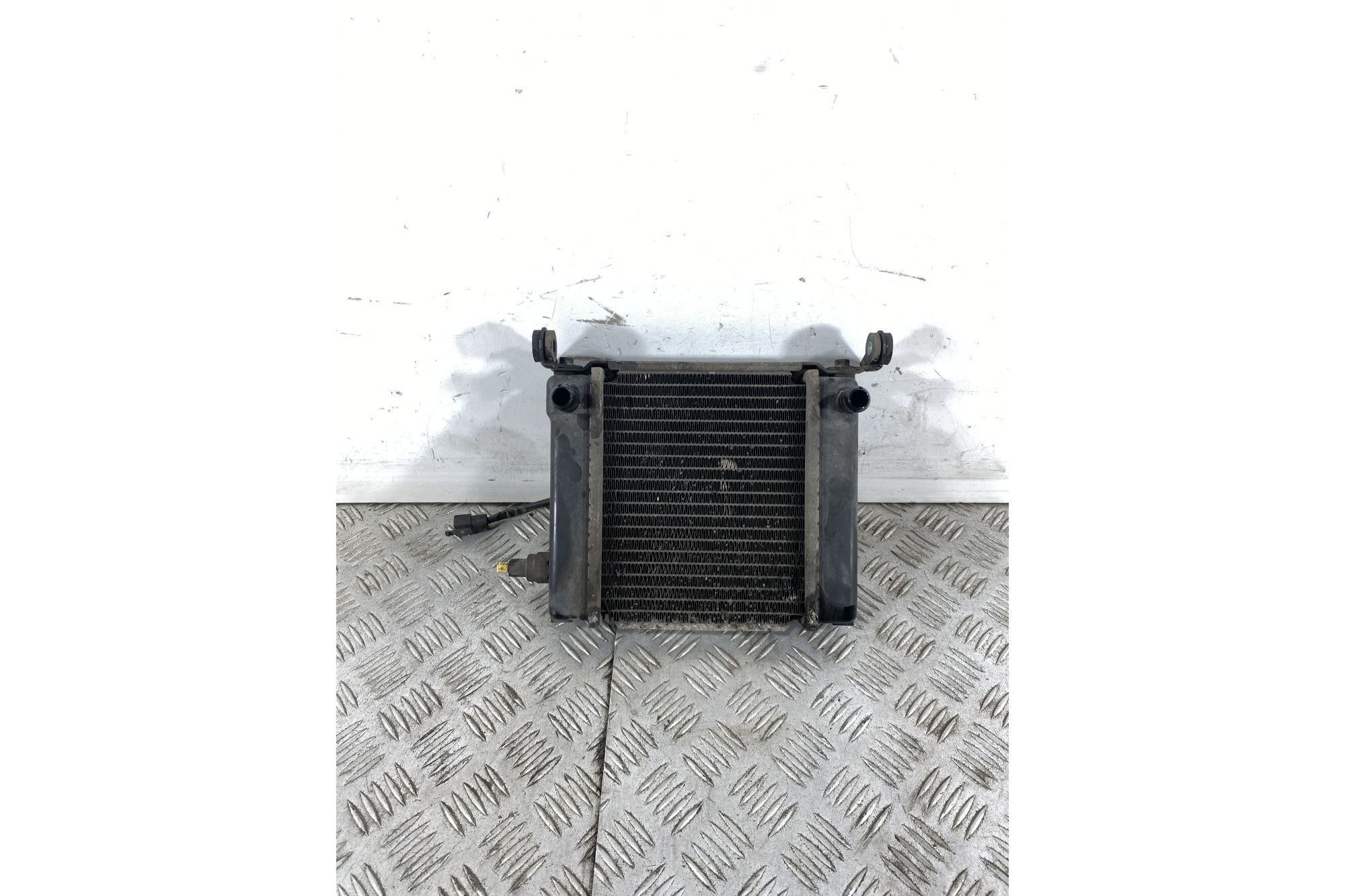 Radiatore Con Elettroventola Kymco Downtown 300 dal 2009 al 2014  1742824736497