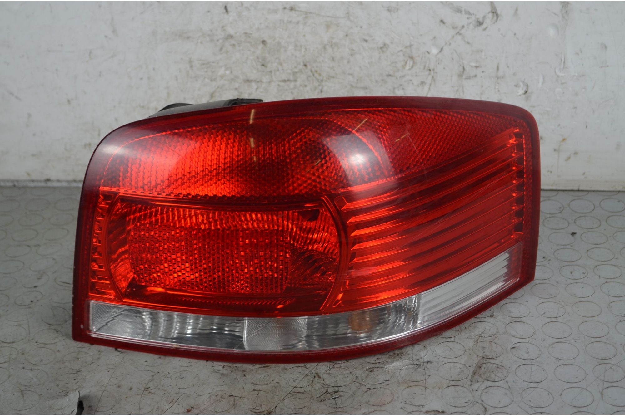 Fanale Stop Posteriore DX Audi A3 8P Dal 2003 al 2012 Cod 8P0945096  1742895084190