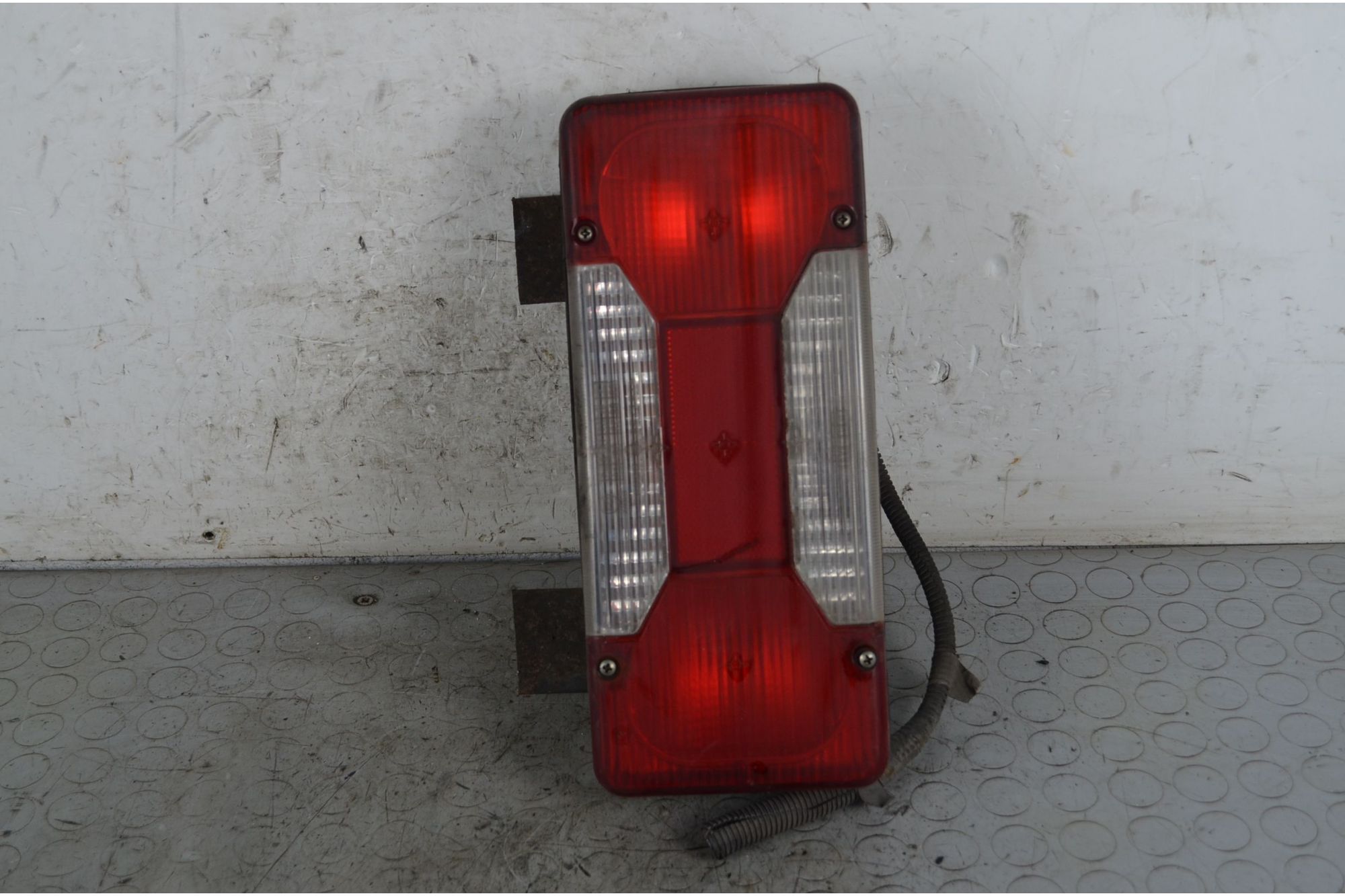 Fanale Stop Posteriore DX Iveco Daily Dal 2006 al 2014 Cod 42555131  1742975526190