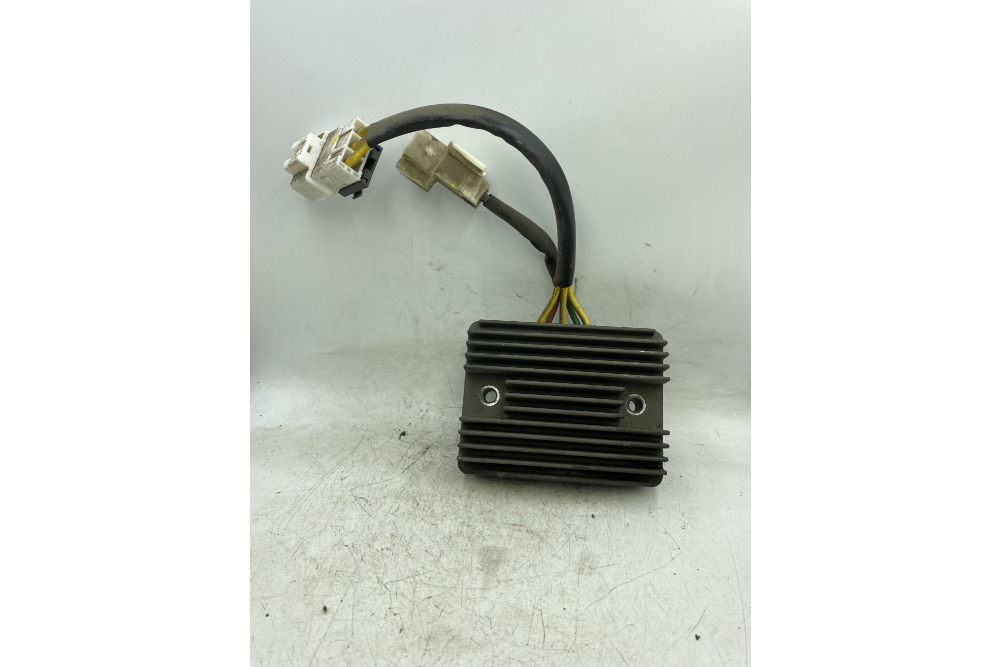 Regolatore Di Tensione Piaggio Beverly 300 dal 2011 al 2018 COD SH689JC  1742995489635