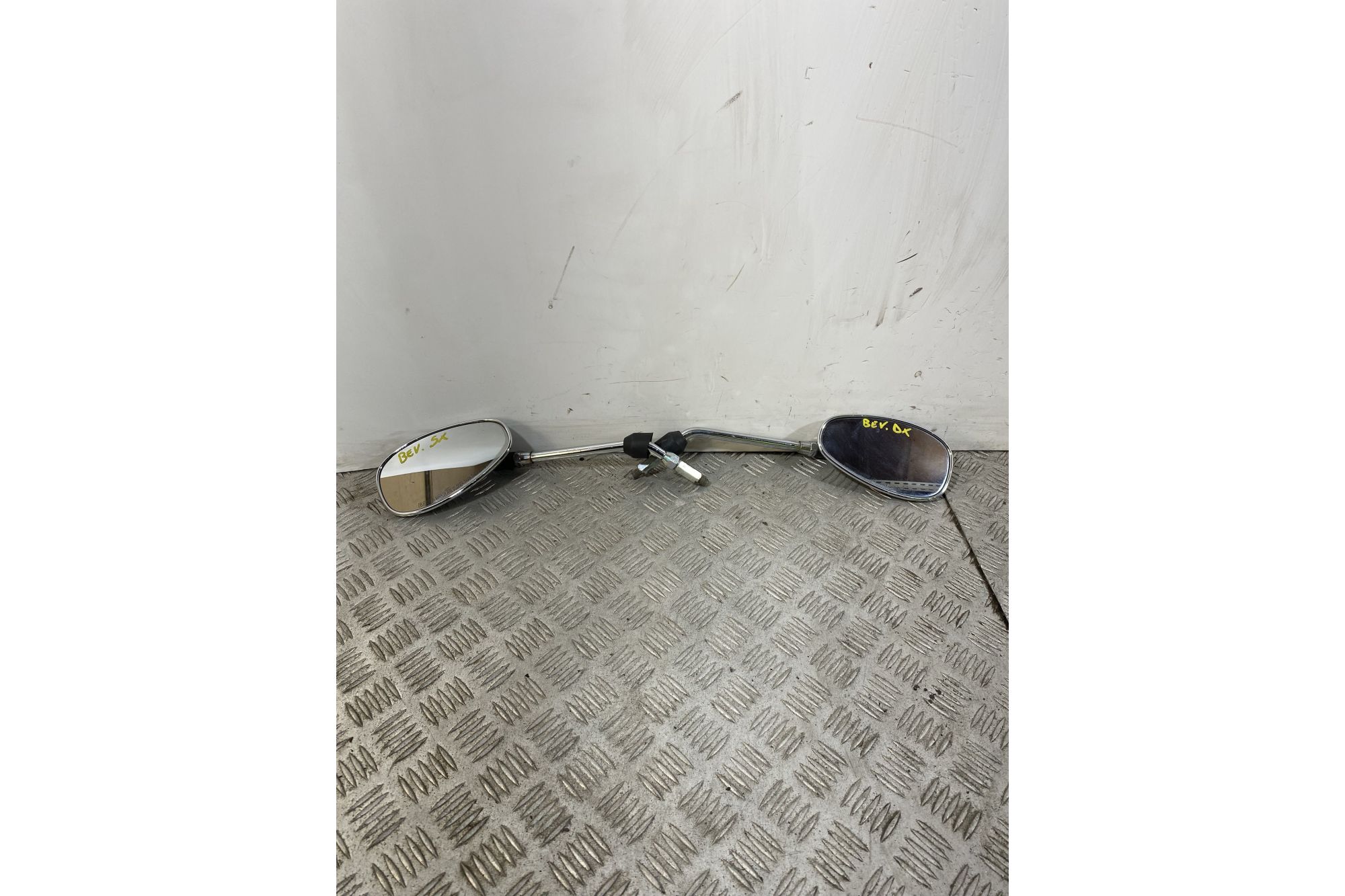 Coppia Specchietti Retrovisore Piaggio Beverly 300 dal 2011 al 2018  1742996540892