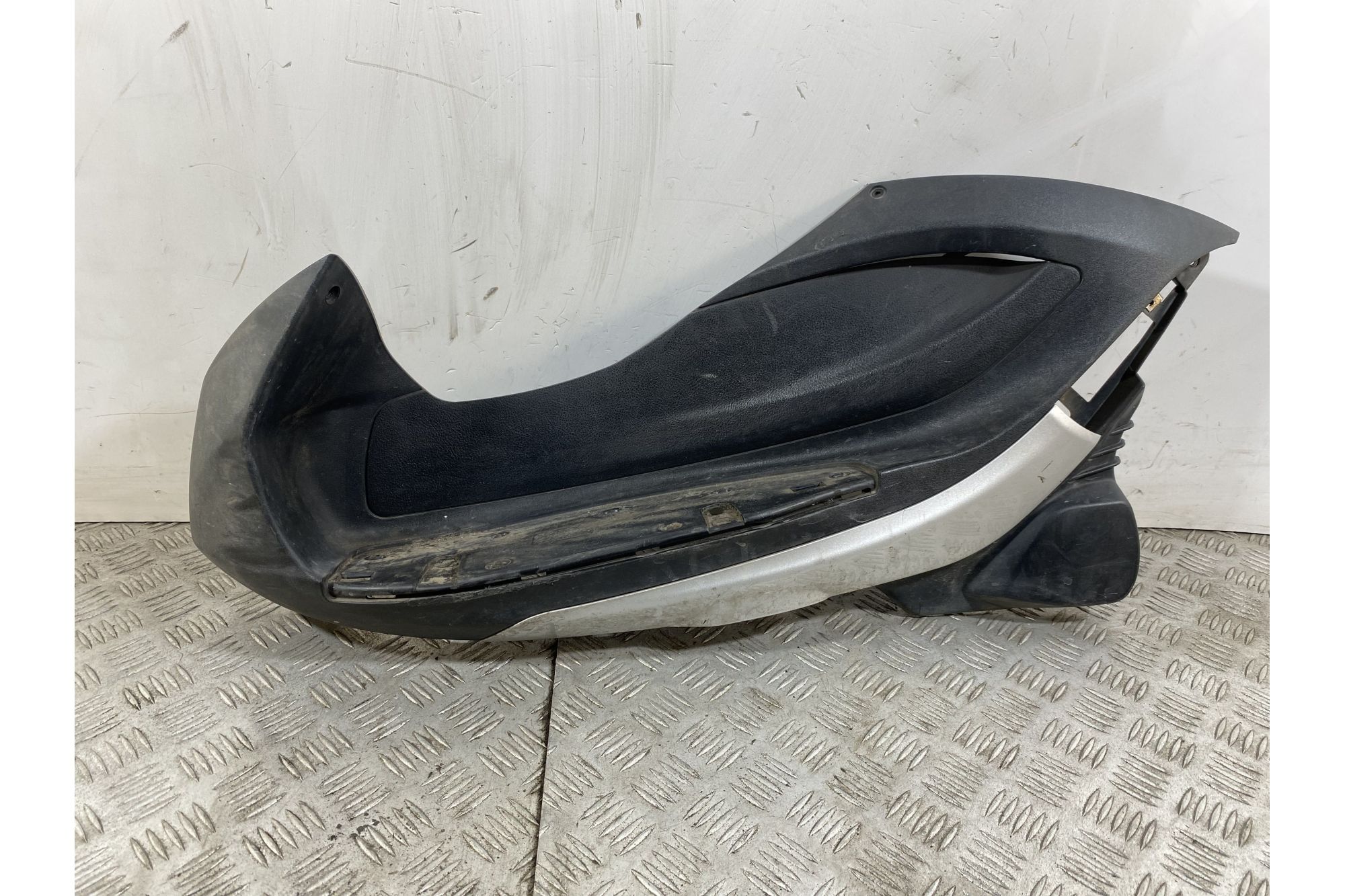 Carena Pedana Poggiapiedi Sinistro Sx Piaggio Beverly 300 dal 2011 al 2018  1743003515803