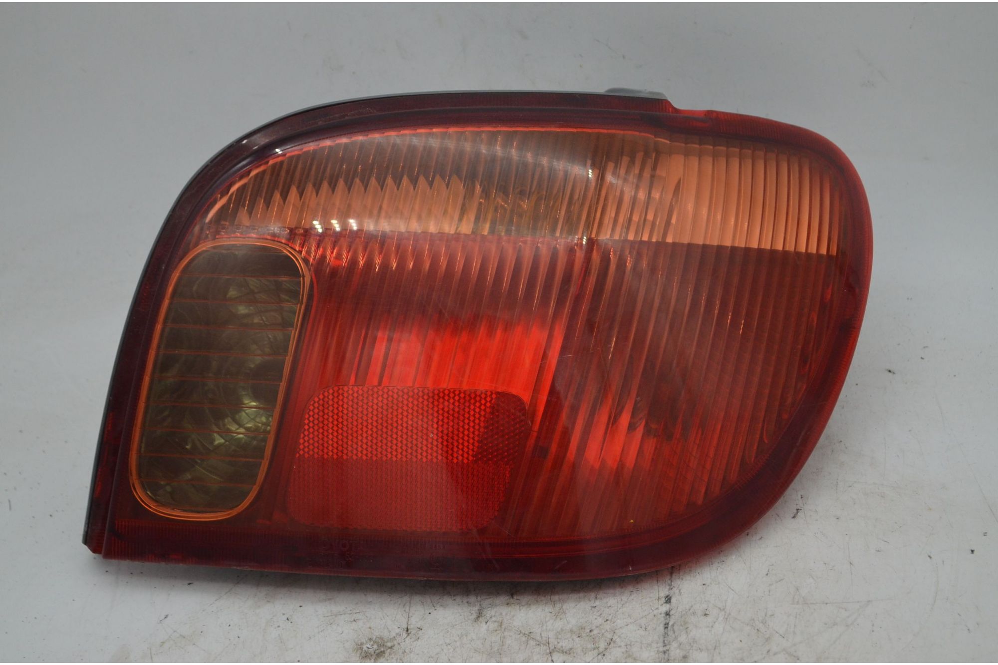 Fanale Stop Posteriore DX Toyota Yaris Dal 1999 al 2005 Cod 815510D070  1743062067619