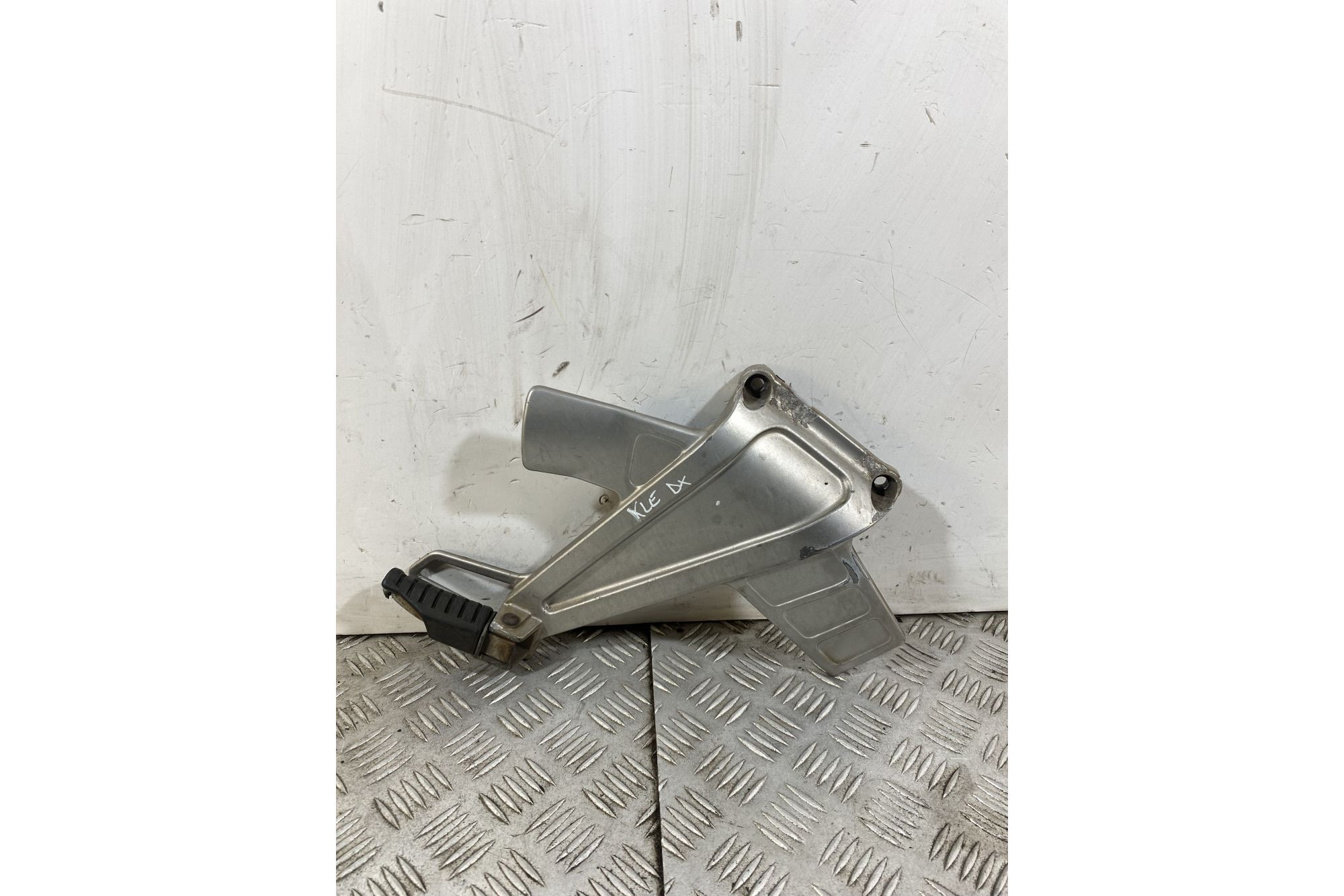 Pedana Poggiapiedi Posteriore Destro DX Kawasaki KLE 500 Dal 1991 al 2006  1743176958810