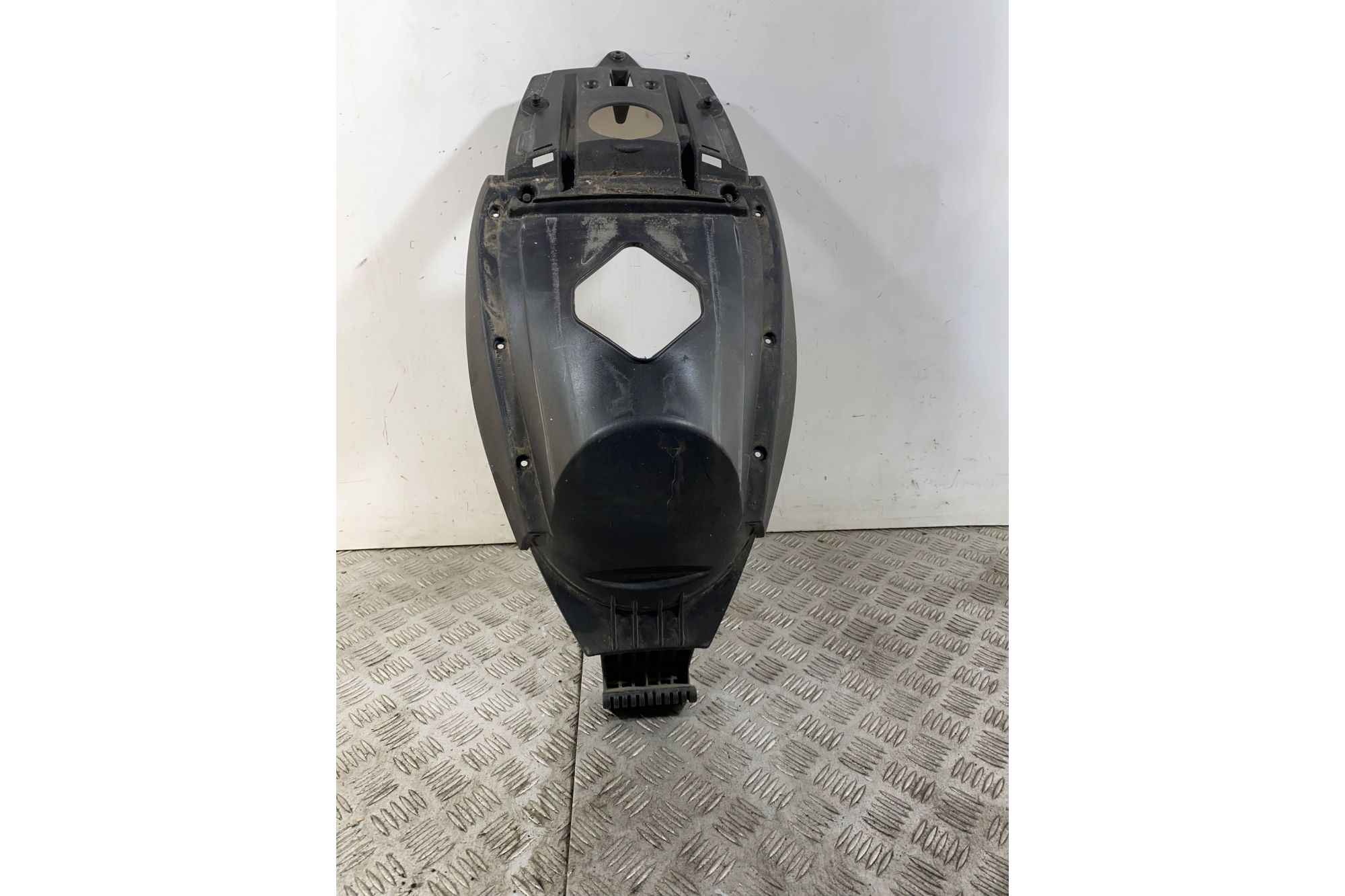 Carena Coperchio Vano Sottosella Aprilia SR 50 R Factory 2t dal 2007 al 2017  1743664434727