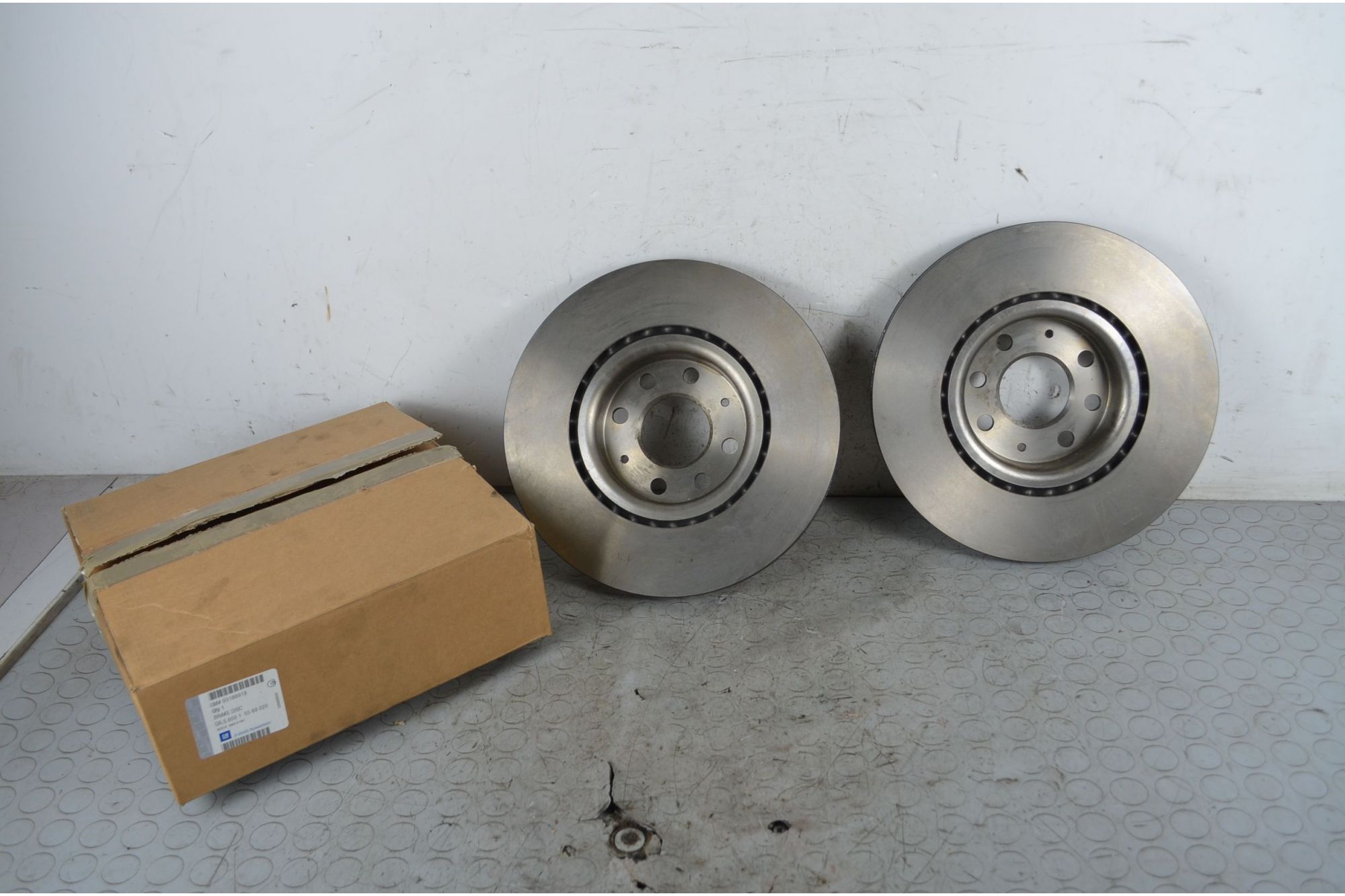 Dischi Freni Anteriori Opel Corsa D Dal 2006 al 2014 Cod 93188918  1743666864966