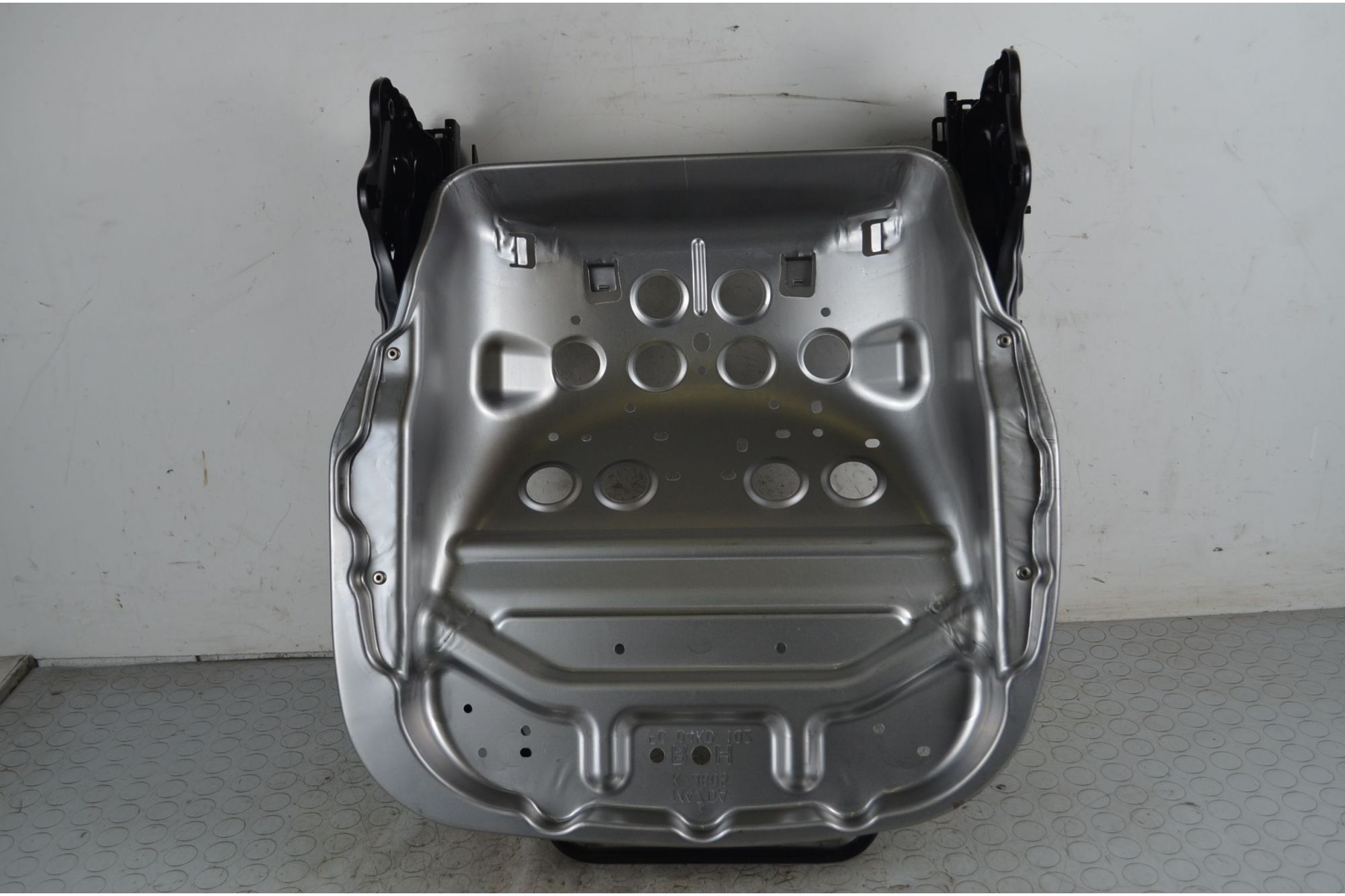 Base Sedile Anteriore DX Mazda 2 Dal 2007 al 2014 Cod D65288A00  1743669512086