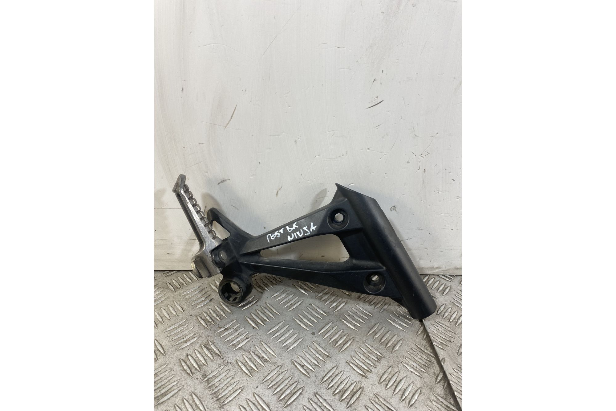 Pedana Poggiapiedi Posteriore Destra DX Kawasaki Ninja 250R Dal 2007 Al 2017  1743686515725