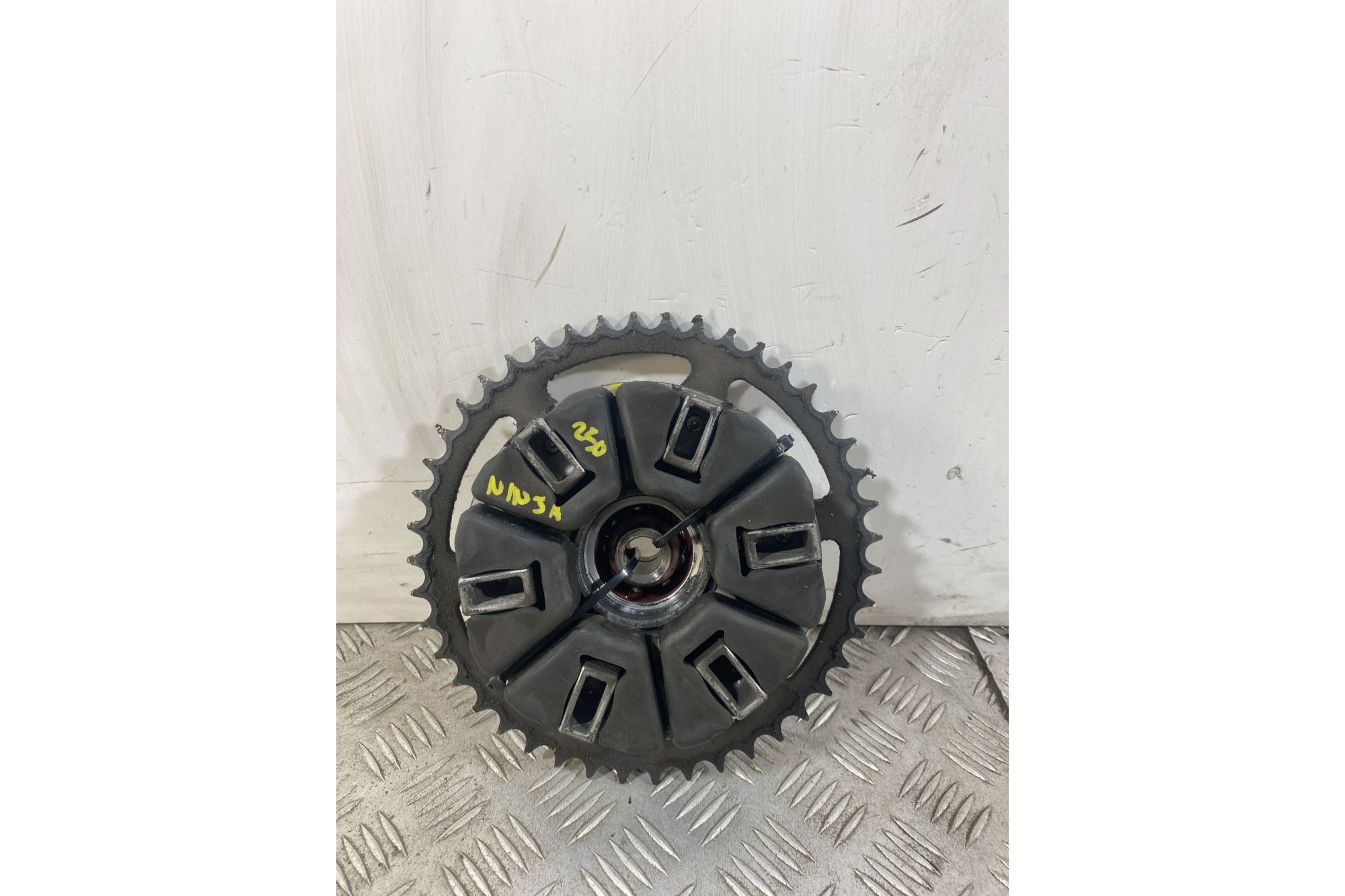 Mozzo Corona Parastrappi Ruota Posteriore Kawasaki Ninja 250R Dal 2007 Al 2017  1743757591290