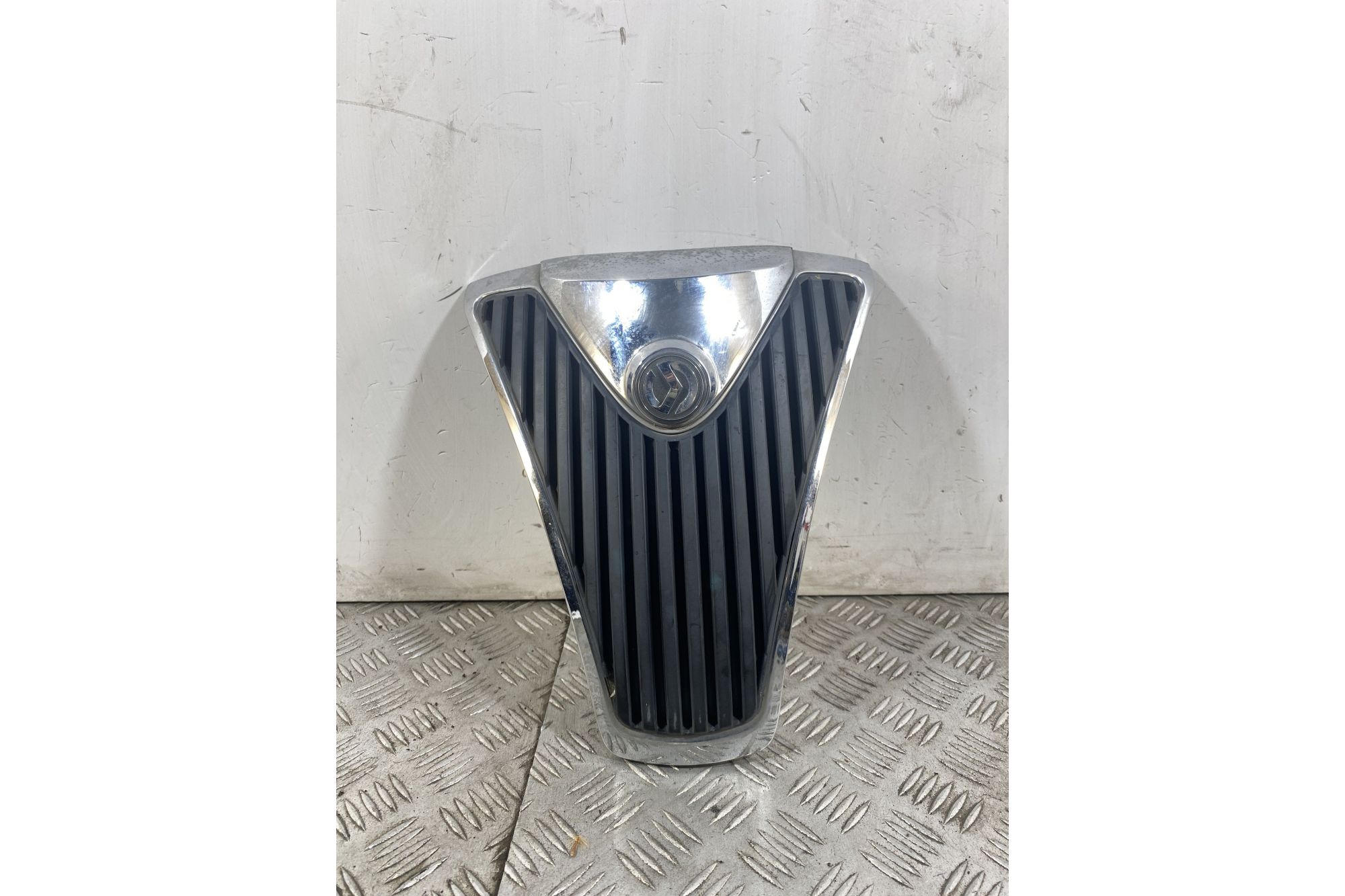Carena Scudetto Anteriore Sym Symphony S 50 / 125 / 150 dal 2009 al 2017  1743762367859