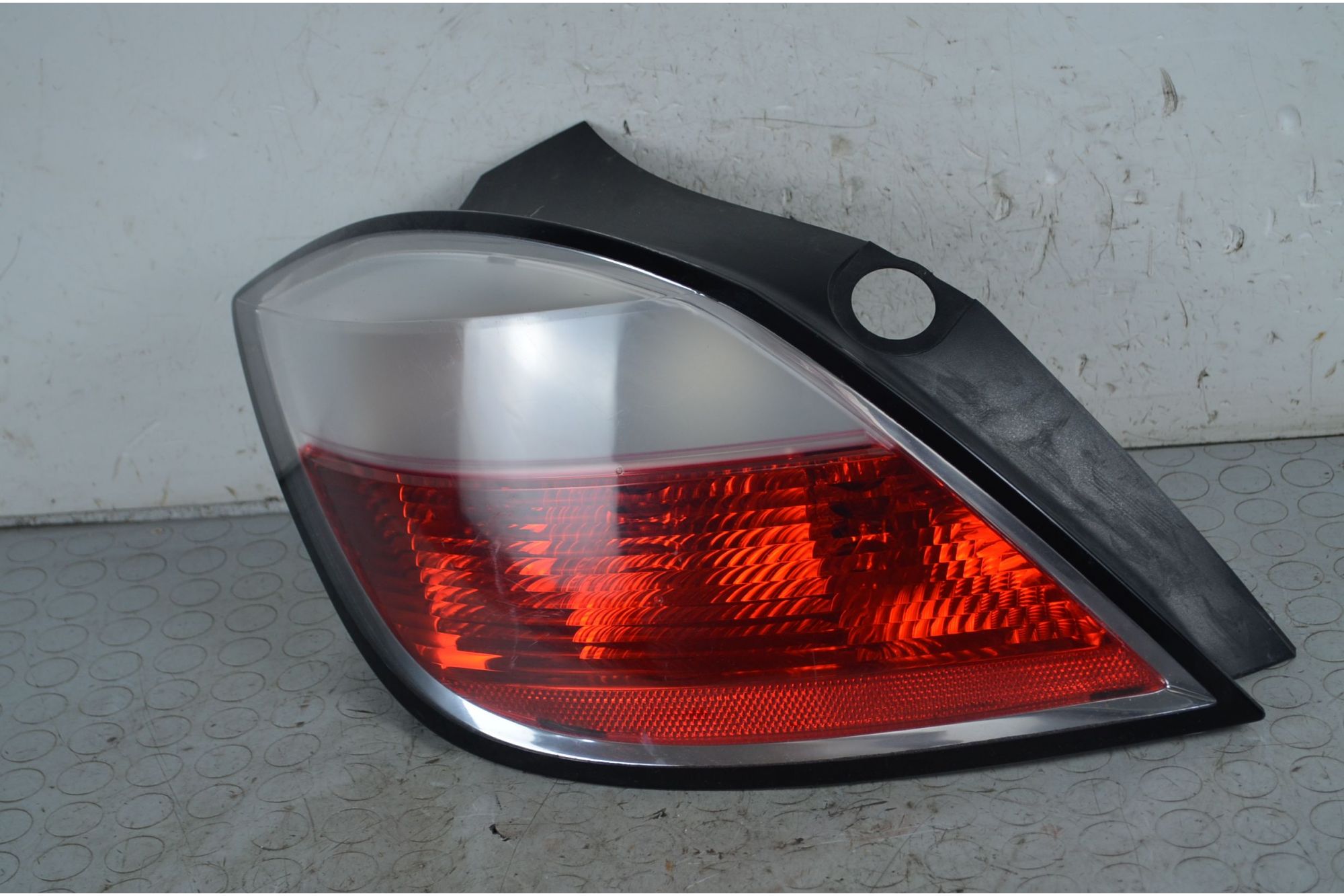 Fanale Stop Posteriore SX Opel Astra H Dal 2004 al 2011 Cod 13222324  1743771100683