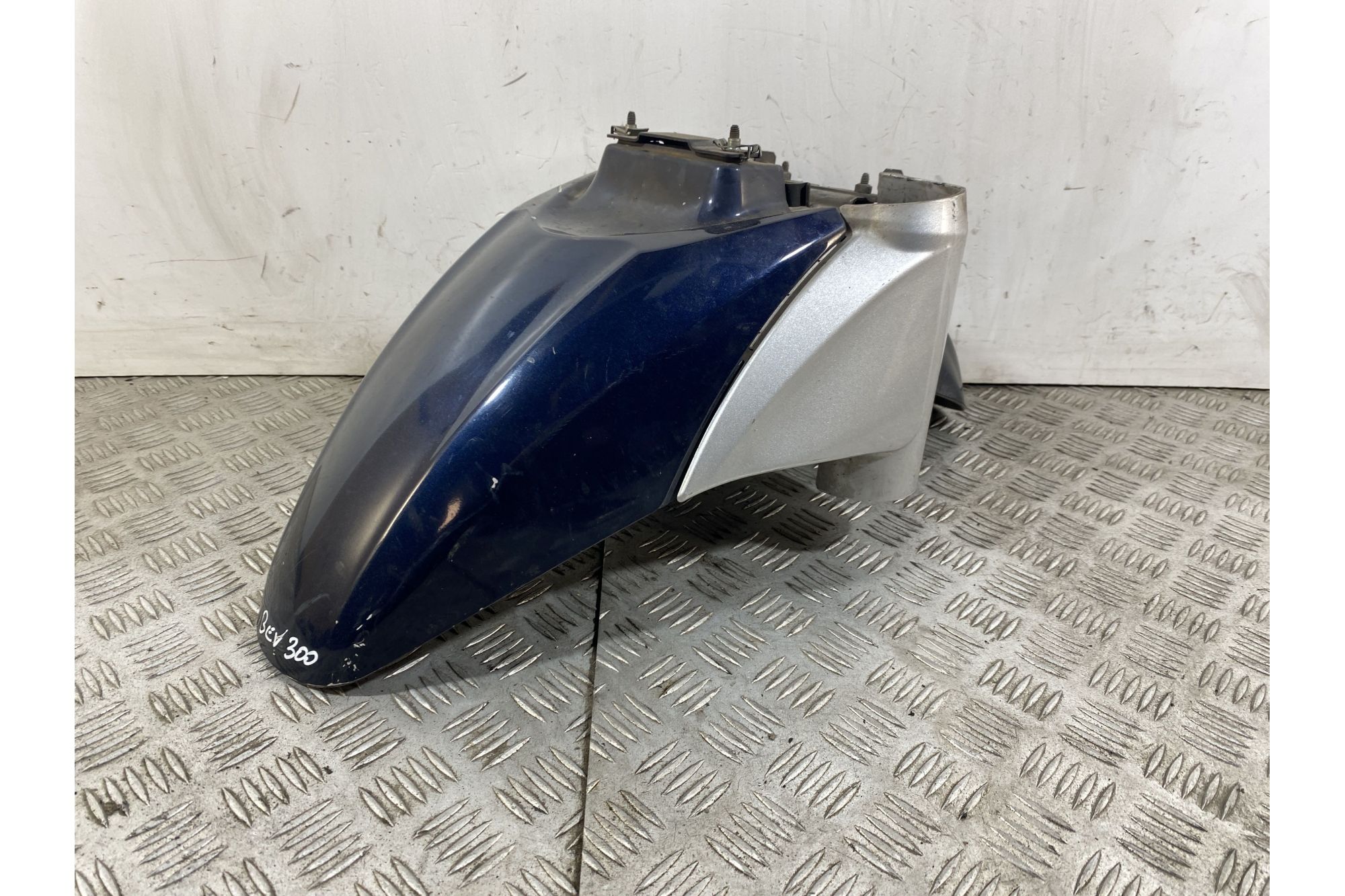 Carena Parafango Anteriore Piaggio Beverly 300 dal 2011 al 2018  1743778851854
