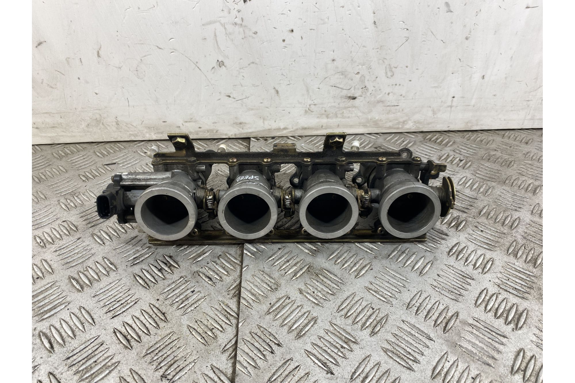 Gruppo Corpo Farfallato Triumph Baby Speed 600 Dal 2002 al 2003  1744017179319