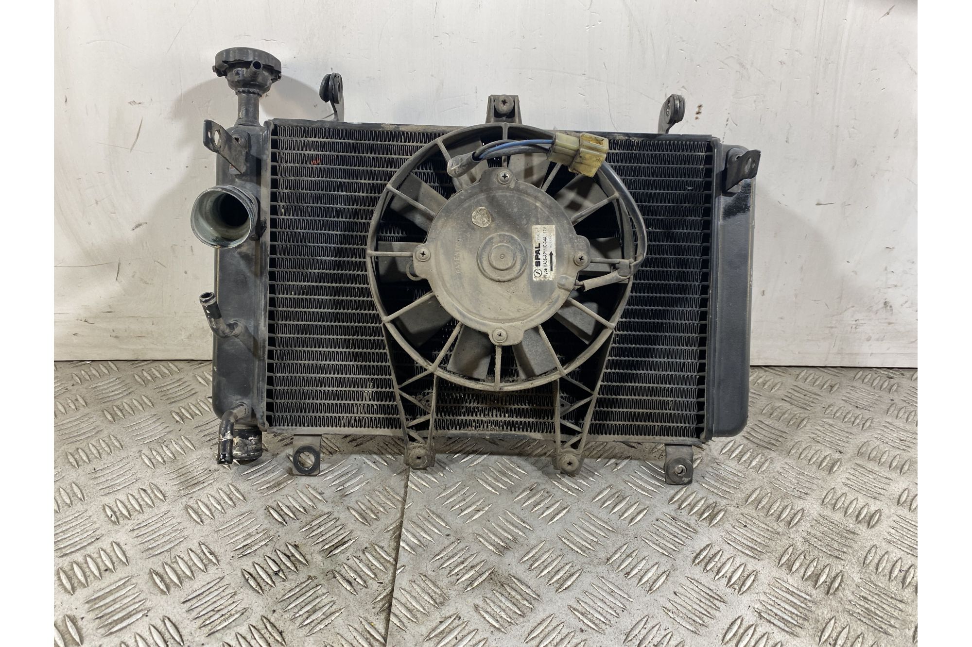 Radiatore Con Elettroventola Triumph Baby Speed 600 Dal 2002 al 2003  1744030077739