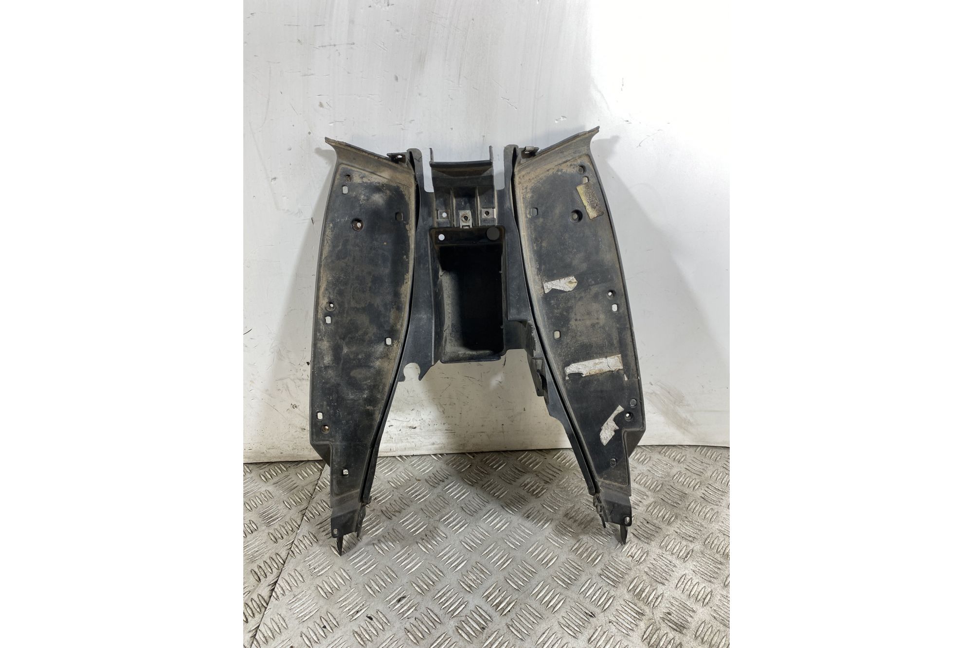 Carena Pedana Poggiapiedi Aprilia Sr Factory dal 2007 al 2011  1744099640325