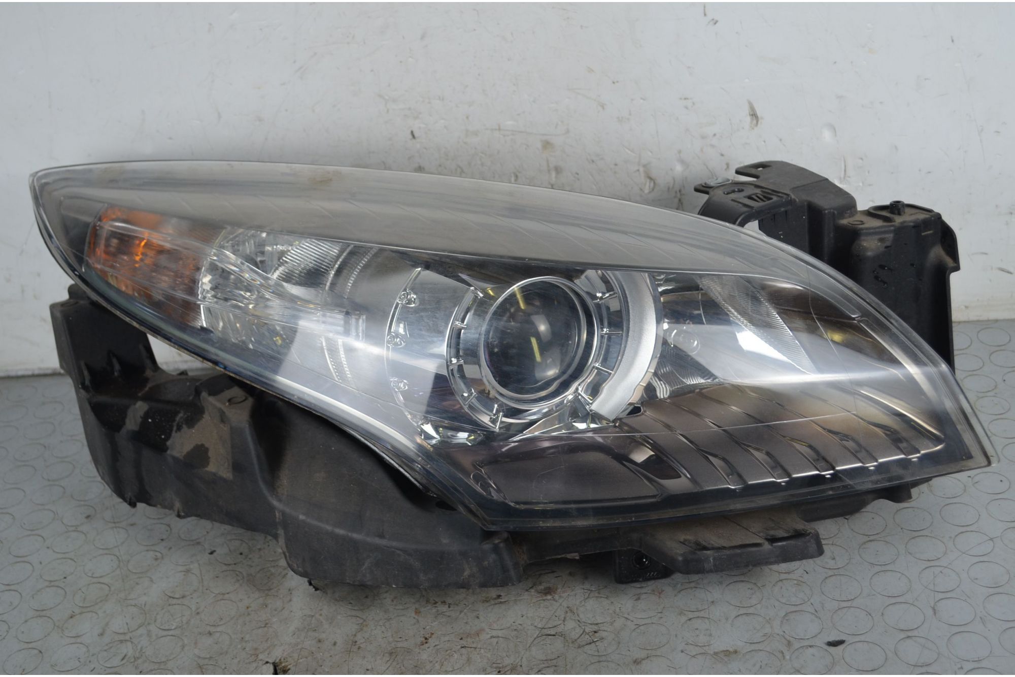 Faro fanale anteriore DX Renault Megane III Dal 2012 al 2014 Cod oE 260607771R  1744103057675