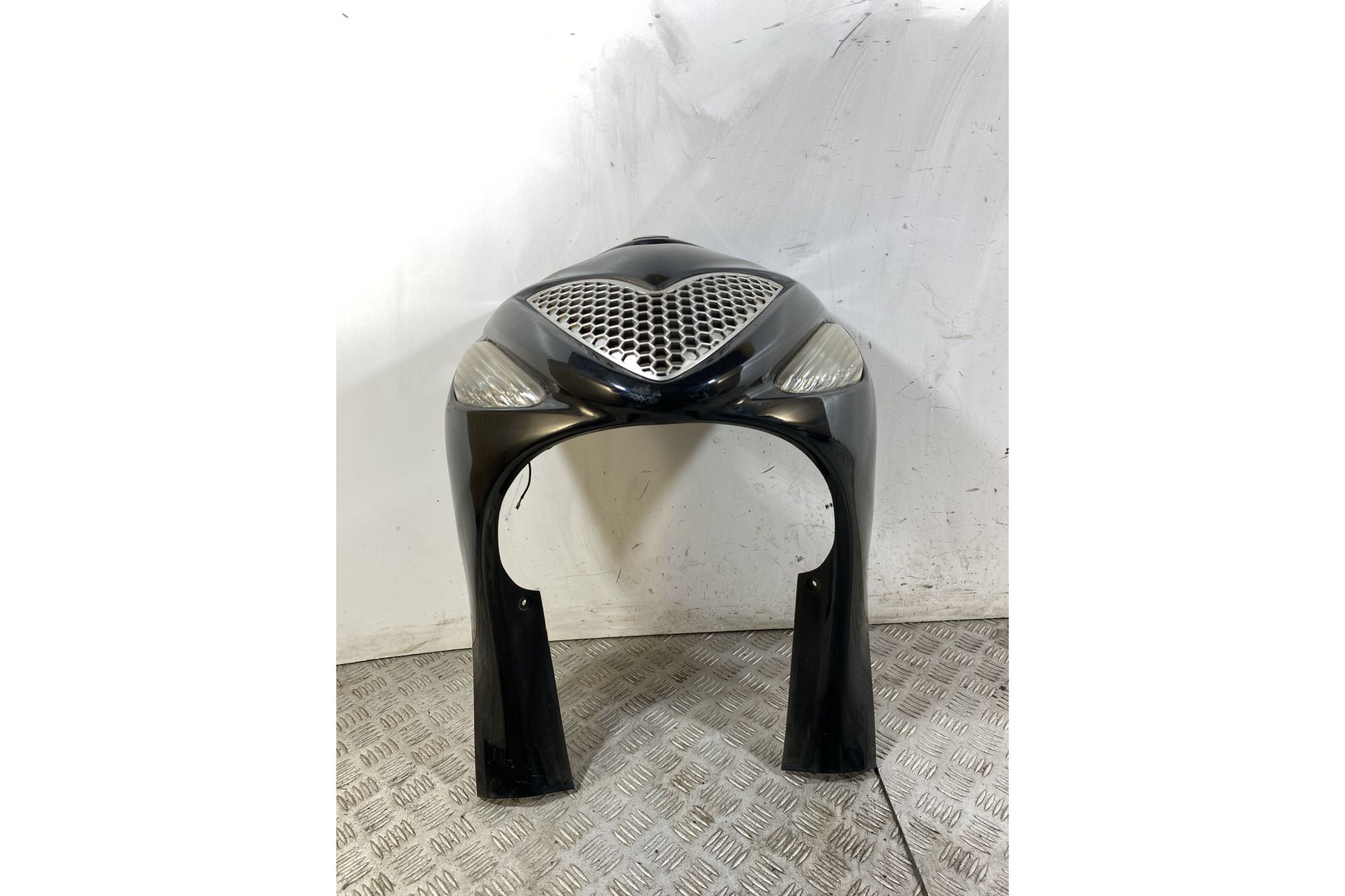 Carena Scudo Anteriore Suzuki Sixteen 125 / 150 Dal 2007 al 2014  1744184547874