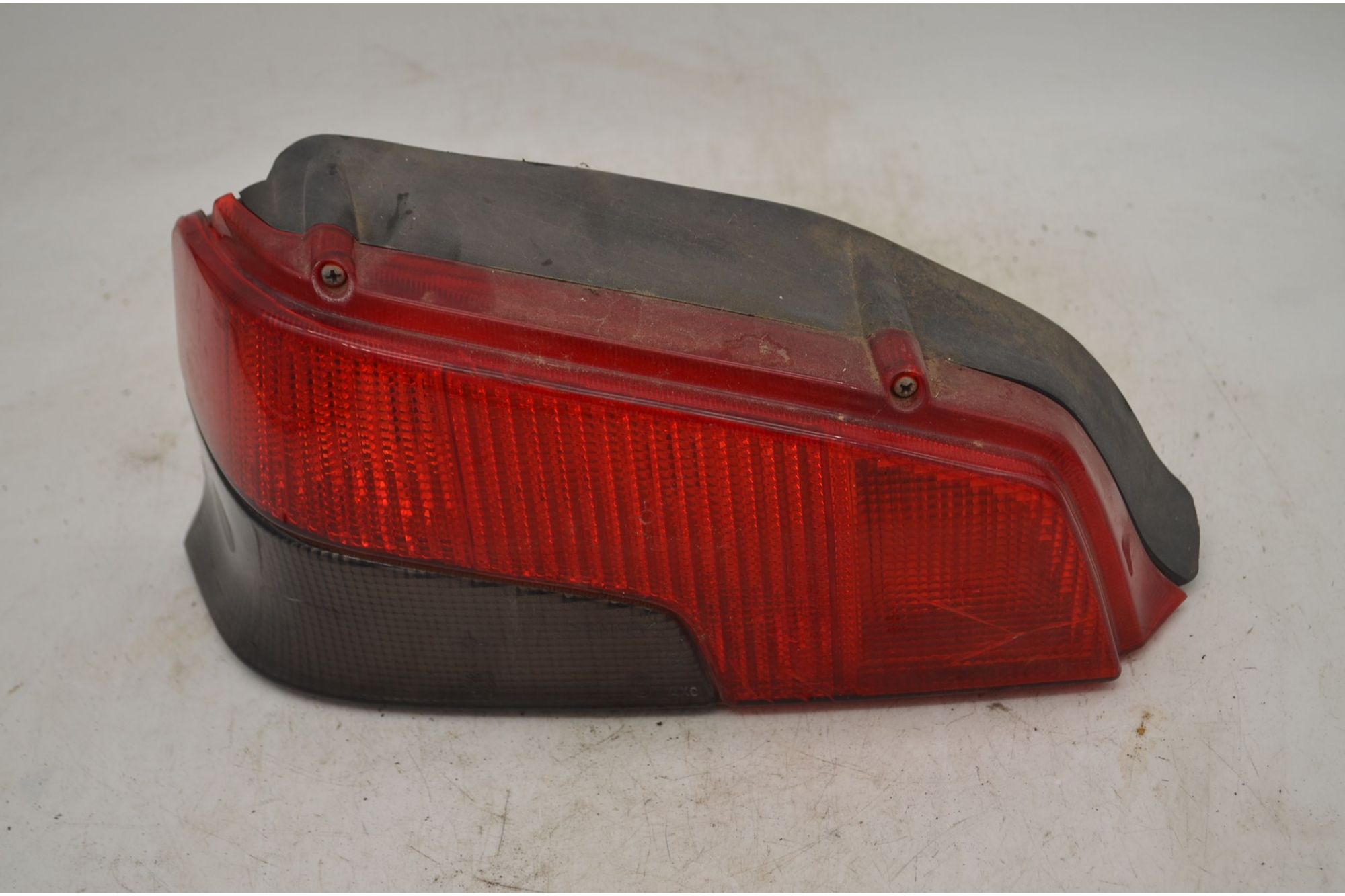 Fanale Stop Posteriore SX Peugeot 106 Dal 1991 al 1996 Cod 635084  1744281685752