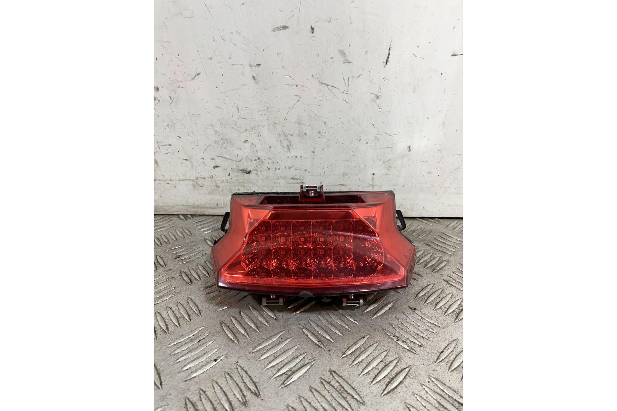 Fanale Stop Posteriore Benelli TRK 502 Dal 2017 al 2019  1744626620233