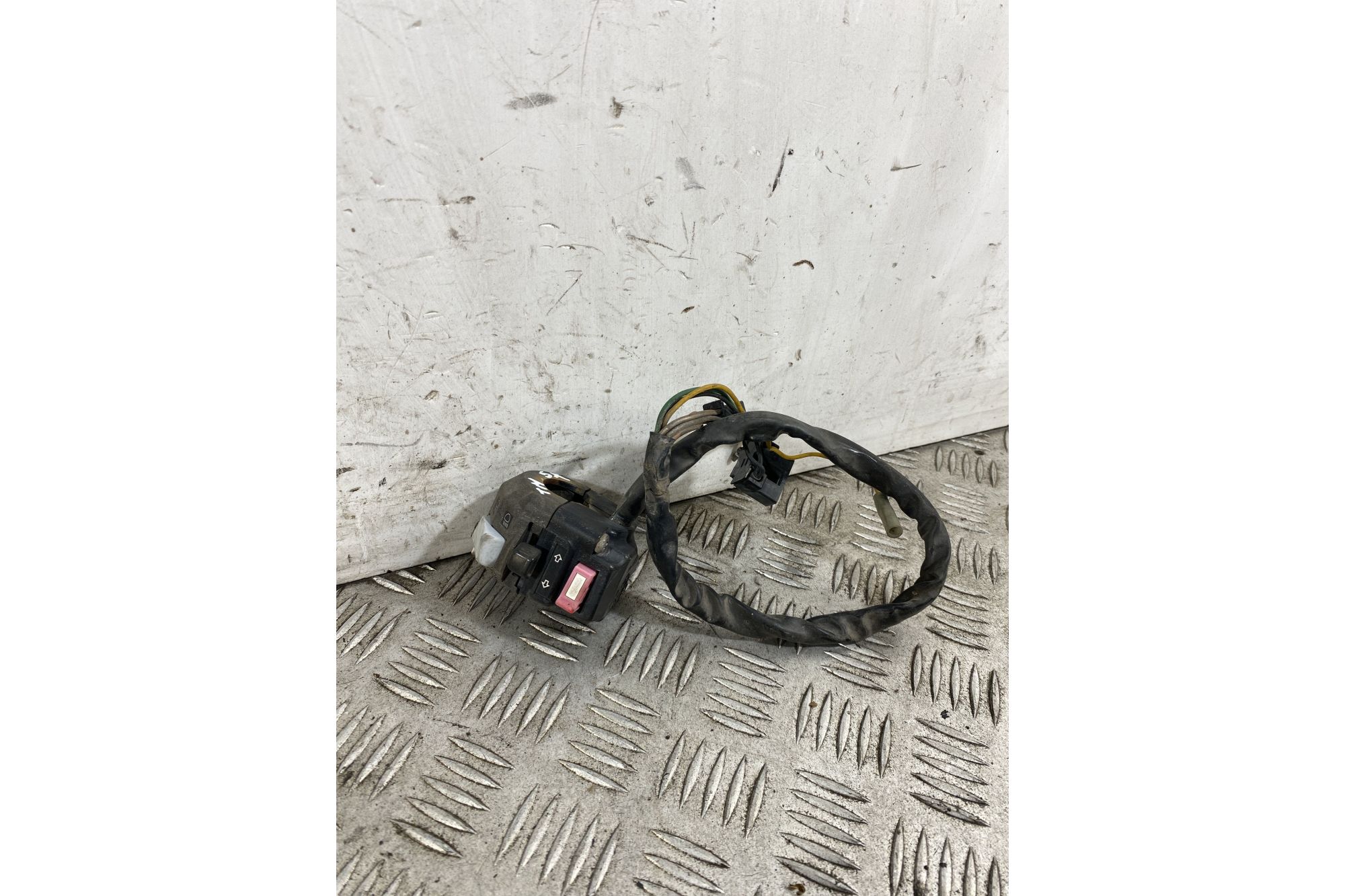 Commutatore Devio Luci Sinistro SX Yamaha TW Trailway 125 Dal 1999 Al 2004  1744724988587