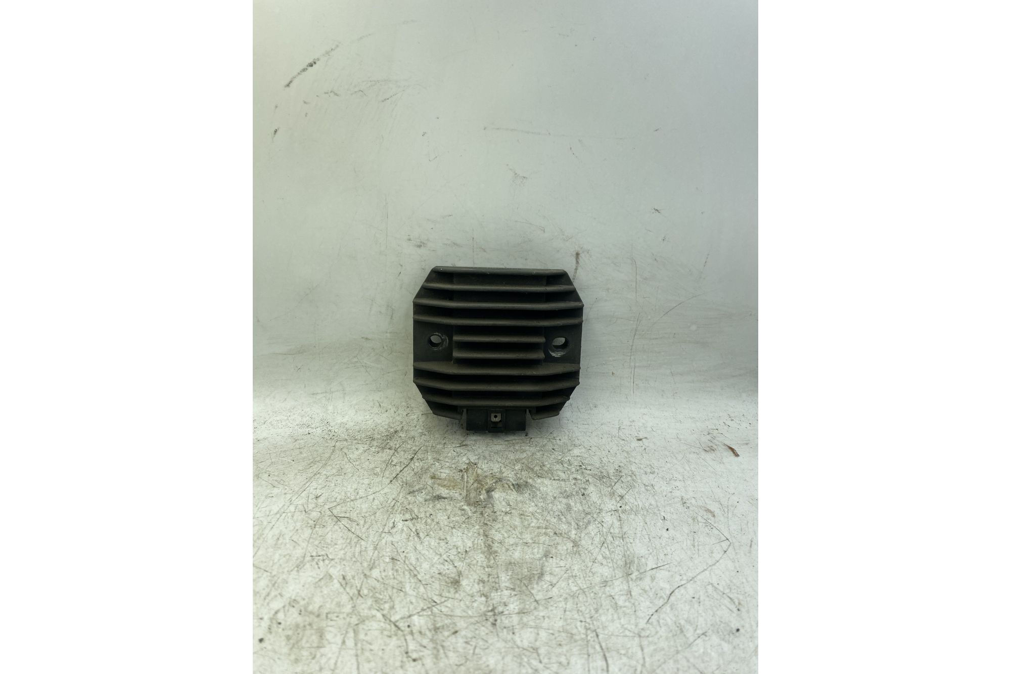 Regolatore Di Tensione Peugeot Elyseo 125 dal 1999 al 2002 COD SH650D-11  1744815088301