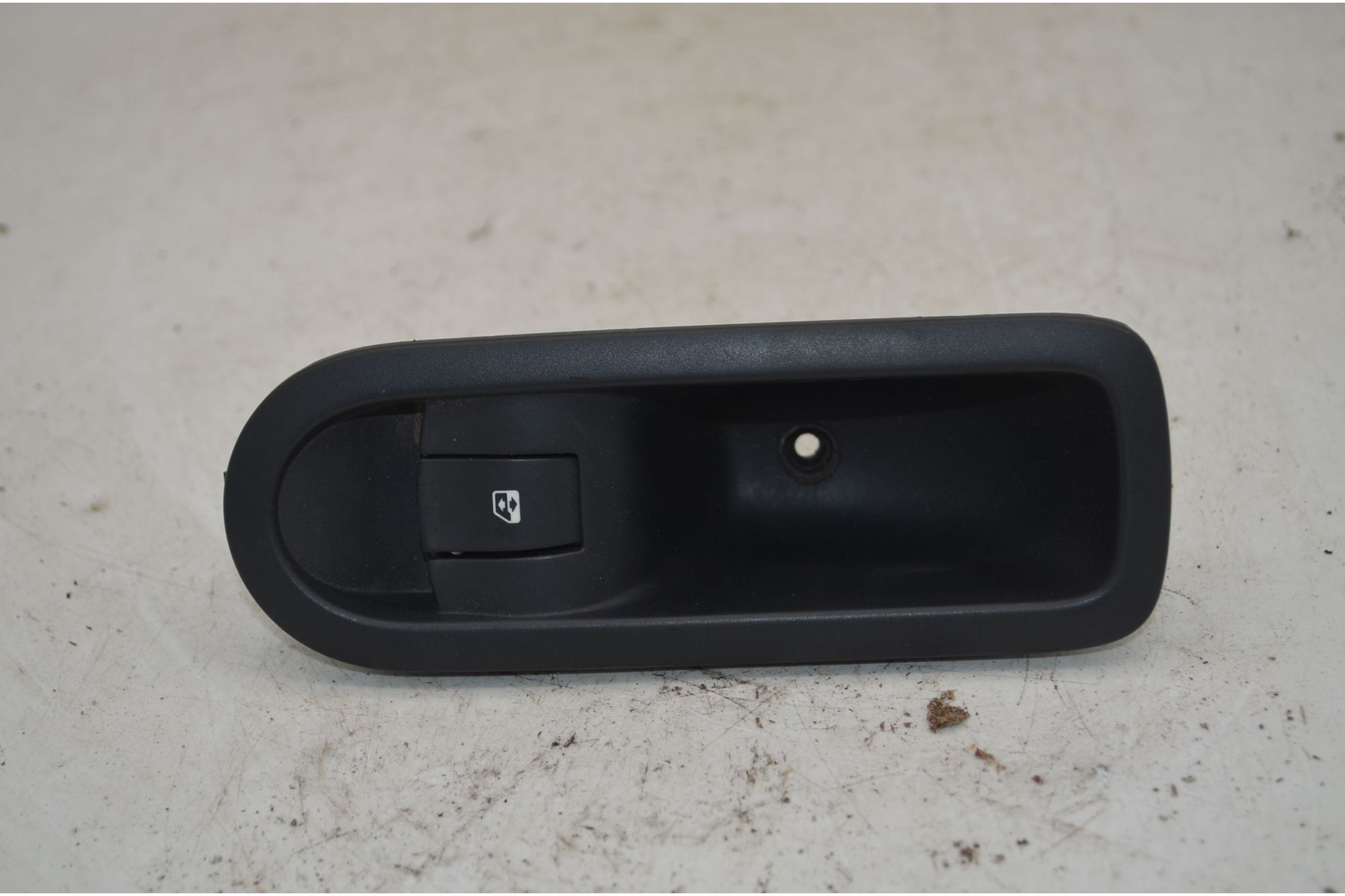 Pulsantiera Alzacristalli Posteriore SX Renault Megane  Dal 2002 al 2010 Cod 156015540  1744959568165