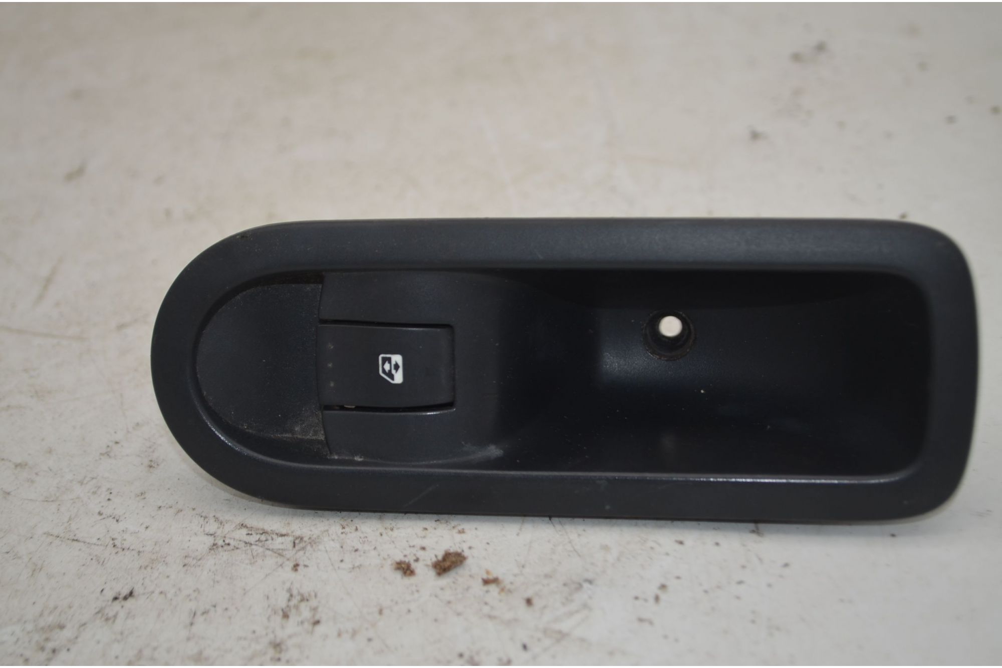 Pulsantiera Alzacristalli Posteriore DX Renault Megane Dal 2002 al 2010 Cod 156015540  1744960519729