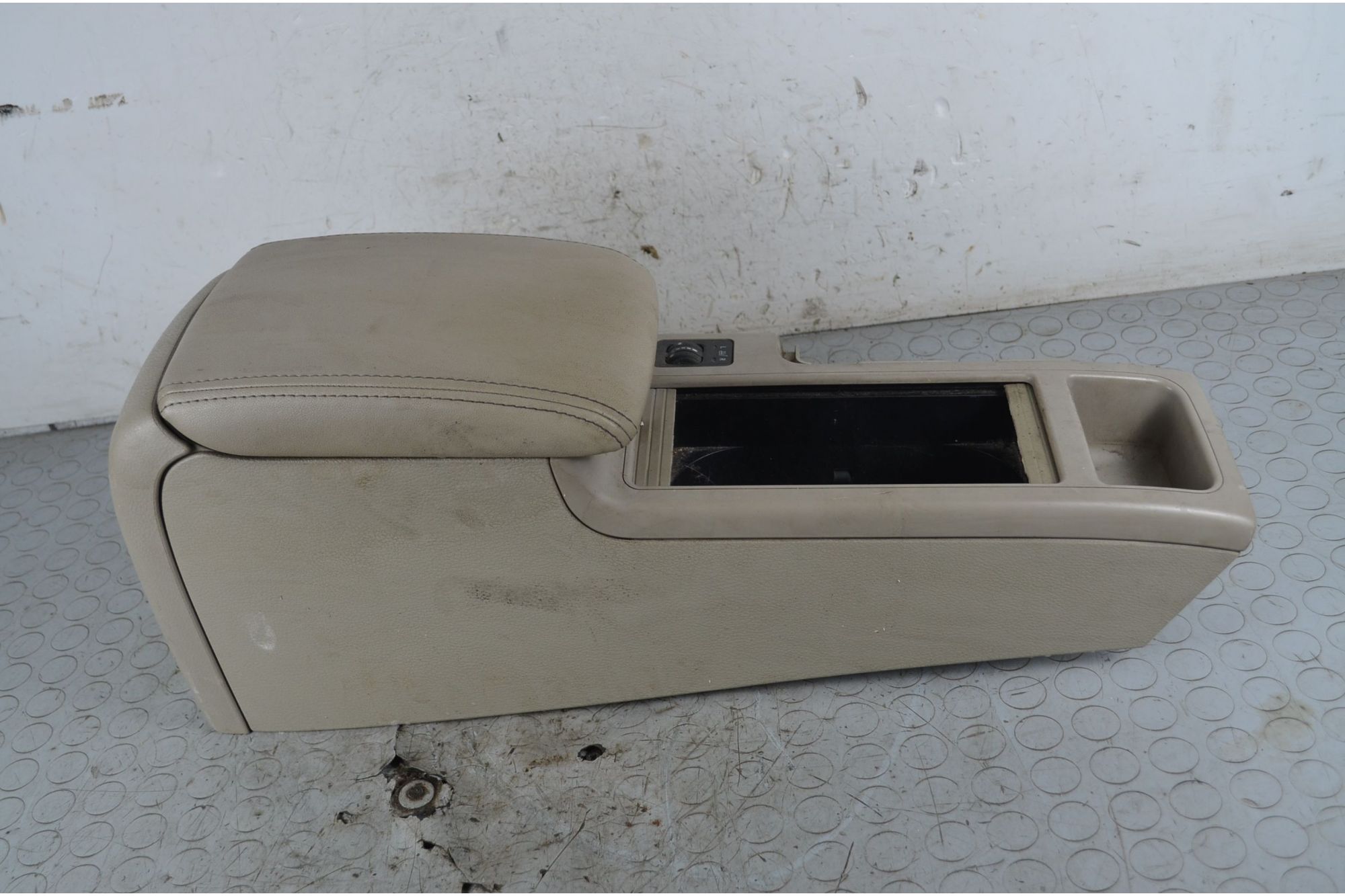 Tunnel Centrale Subaru Legacy IV Dal 2003 al 2009 Cod 92174AG010  1745410261601