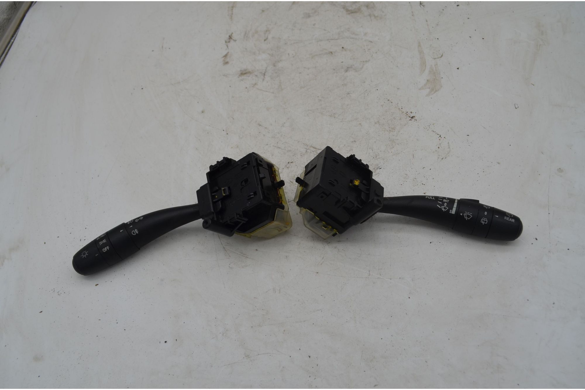 Devioluci DX e SX Kia Ceed Dal 2006 al 2012 Cod 93410-1H200  1745476786162