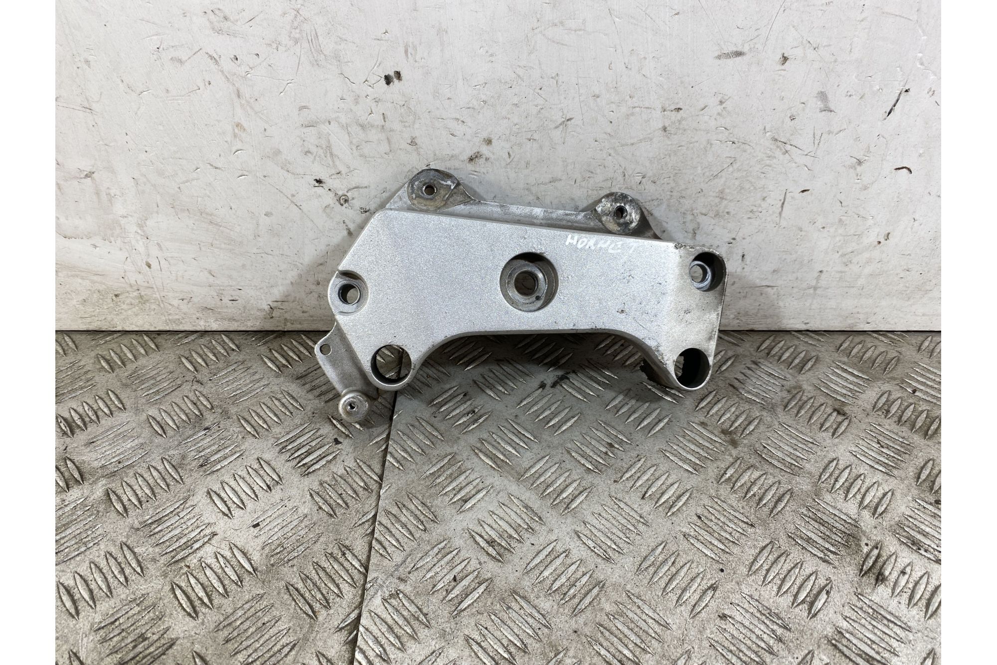 Staffa Supporto Telaio Destra Dx Honda Hornet 600 Dal 2005 Al 2006  1745479416387