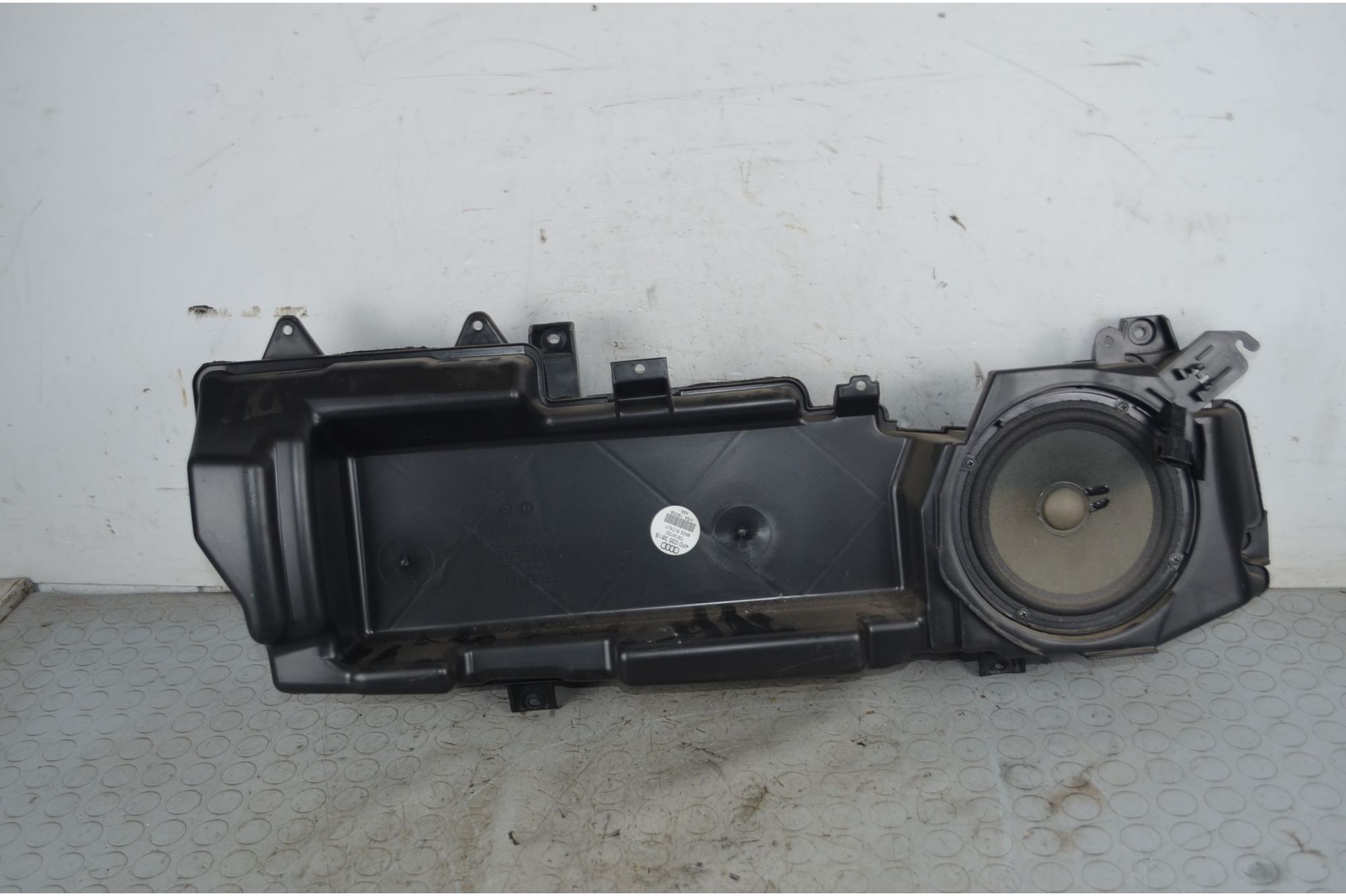 Subwoofer Anteriore SX Audi A6 C6 Dal 2008 al 2012 Cod 4F0035381B  1745909167353
