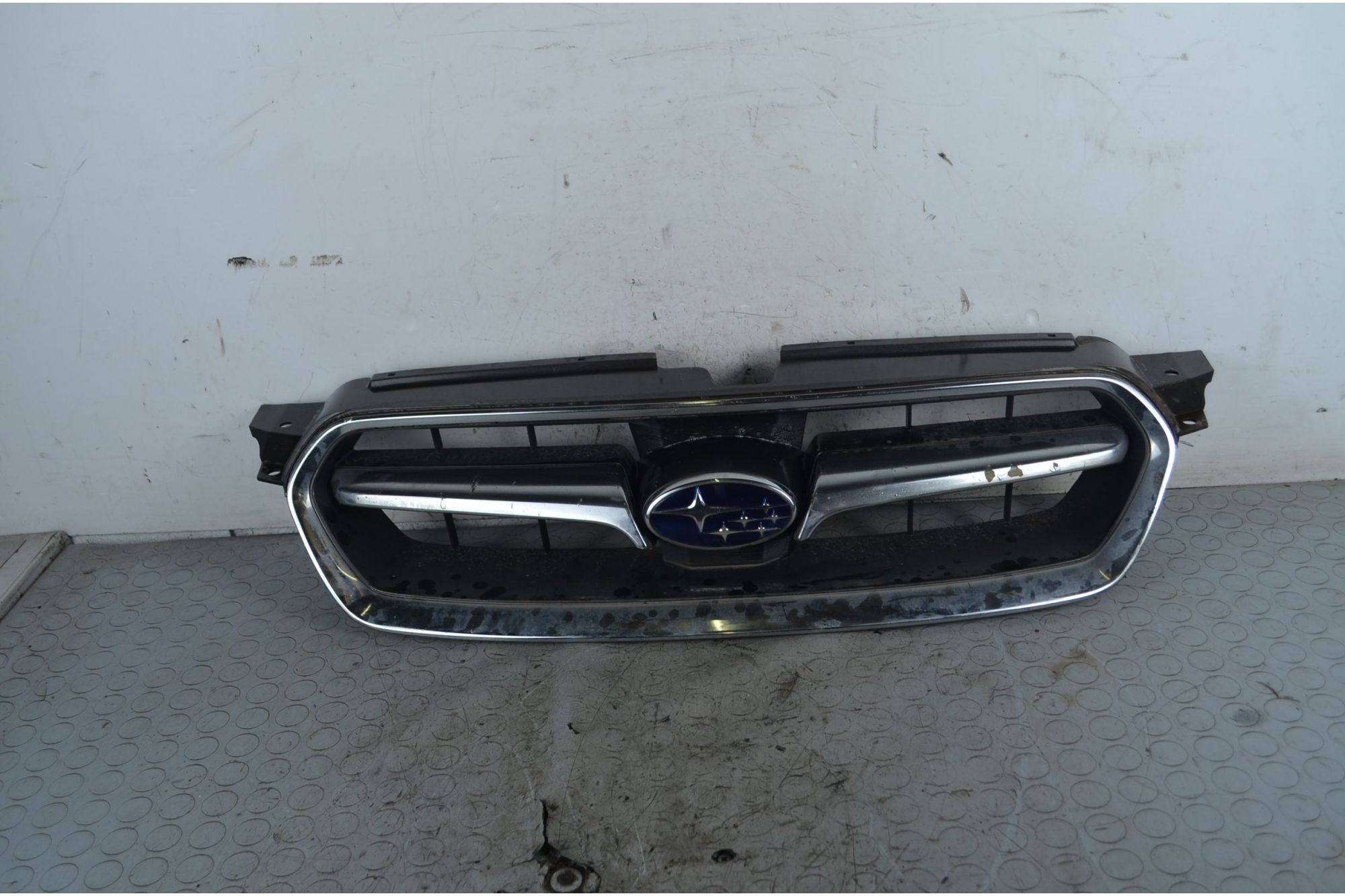 Griglia Anteriore Subaru Legacy Dal 2003 al 2009 Cod 91121AG151  1745995374079