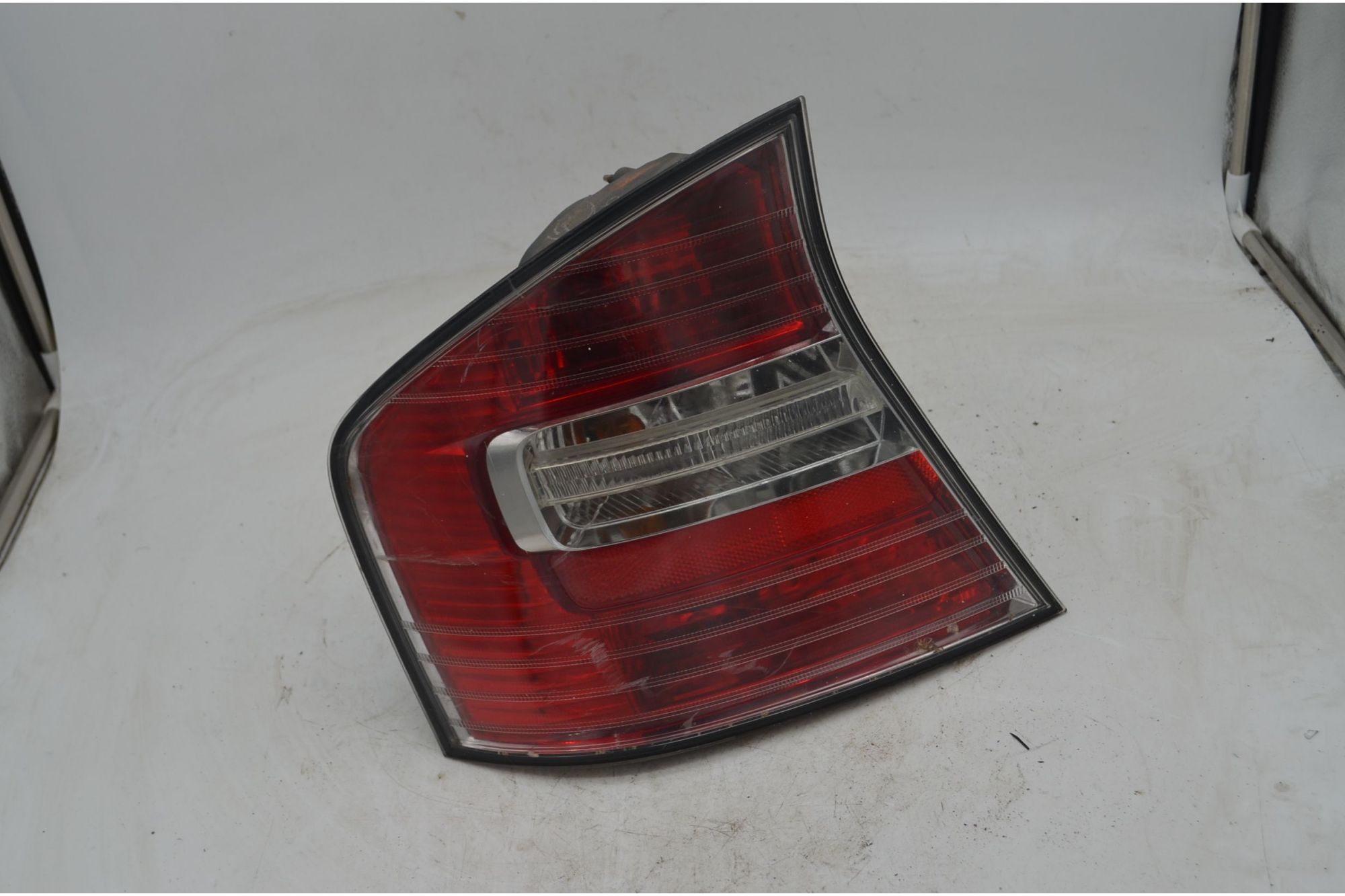 Fanale Stop Posteriore SX Subaru Legacy Dal 2003 al 2009 Cod 84201AG271  1745998648528