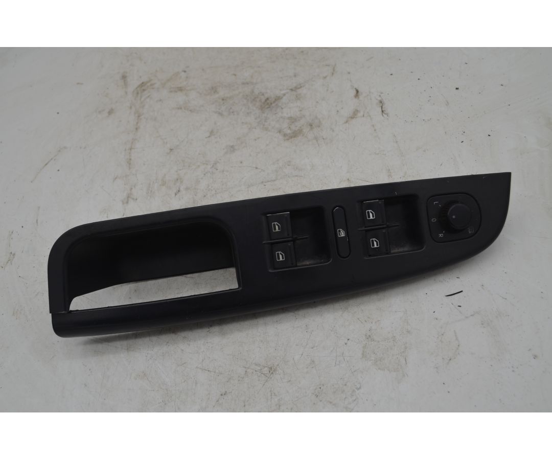 Pulsantiera alzacristalli anteriore SX Volkswagen Golf V Dal 2003 al 2008 Cod 1K4868049C 1746458255836 Pulsantiera alzacristalli anteriore SX Volkswagen Golf V Dal 2003 al 2008 Cod 1K4868049C 1746458255836