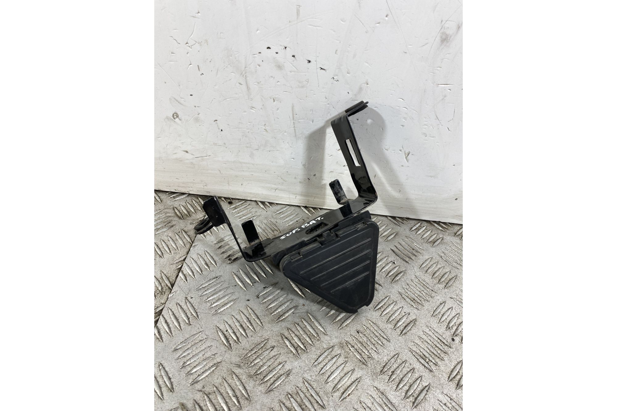 Staffa Supporto Batteria Brixton Motorcycles Cromwell 125 ABS Dal 2021 Al 2025  1746458633948