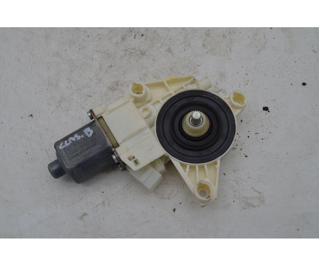 Motorino Alzavetro Posteriore DX Mercedes Classe B W246 Dal 2011 AL 2019 in poi Cod 0130822090 1746525915229 Motorino Alzavetro Posteriore DX Mercedes Classe B W246 Dal 2011 AL 2019 in poi Cod 0130822090 1746525915229