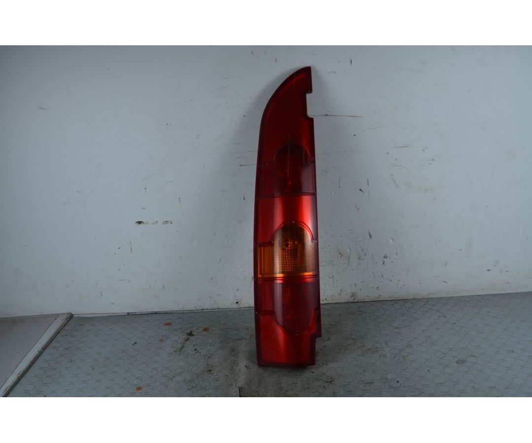 Fanale Stop Posteriore SX Renault Kangoo Dal 2003 al 2009 Cod 8200150623 1746605425167 Fanale Stop Posteriore SX Renault Kangoo Dal 2003 al 2009 Cod 8200150623 1746605425167