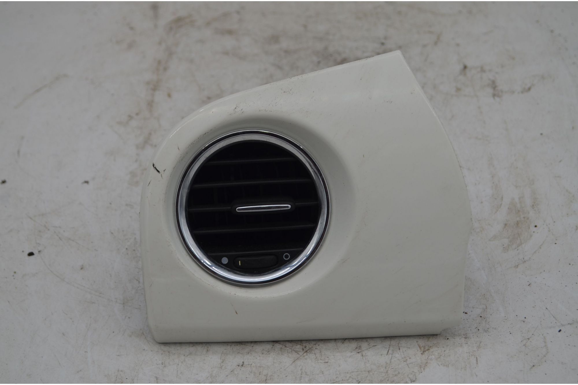 Bocchetta Aria Anteriore SX Fiat 500 Dal 2007 al 2015 Cod 51803292  1746610373897