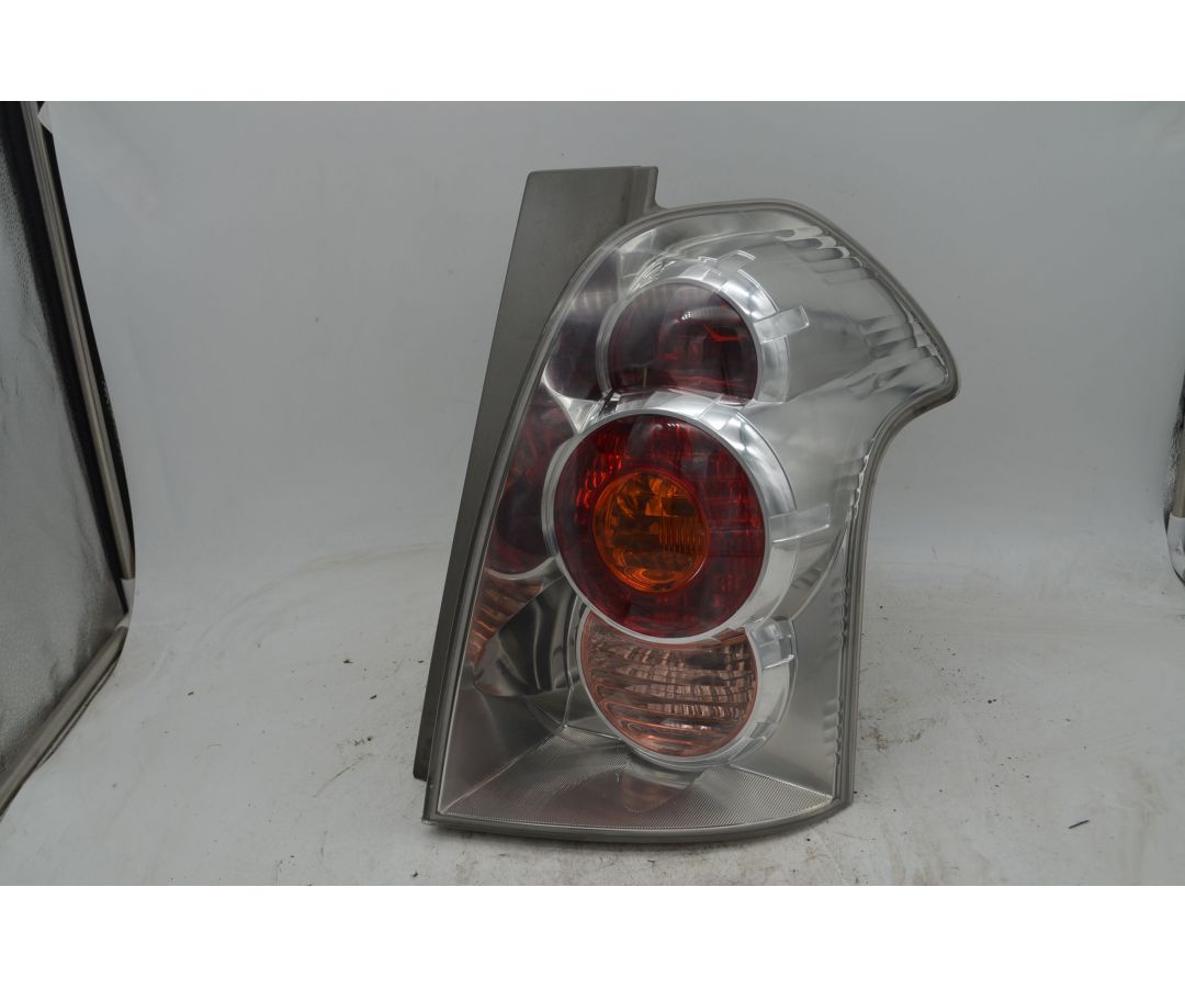 Fanale Stop Posteriore DX Toyota Corolla Verso Dal 2004 al 2009 Cod 815510F020 1746621242786 Fanale Stop Posteriore DX Toyota Corolla Verso Dal 2004 al 2009 Cod 815510F020 1746621242786