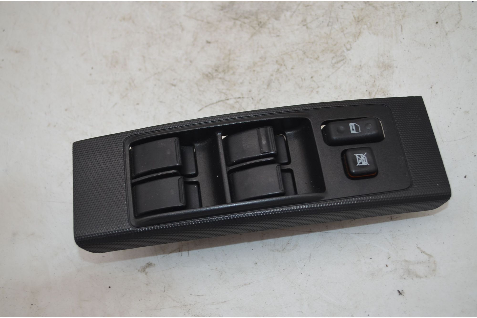 Pulsantiera Alzacristalli Anteriore SX Toyota Corolla Verso Dal 2004 al 2009 Cod 84820-0F030  1746686473965