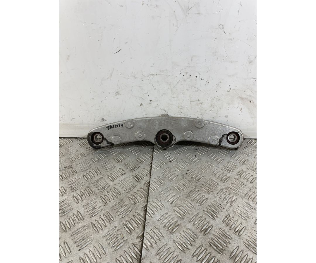 Piastra Superiore Staffa Forcella Yamaha Tricity 125 dal 2014 al 2020 1746695216904 Piastra Superiore Staffa Forcella Yamaha Tricity 125 dal 2014 al 2020 1746695216904