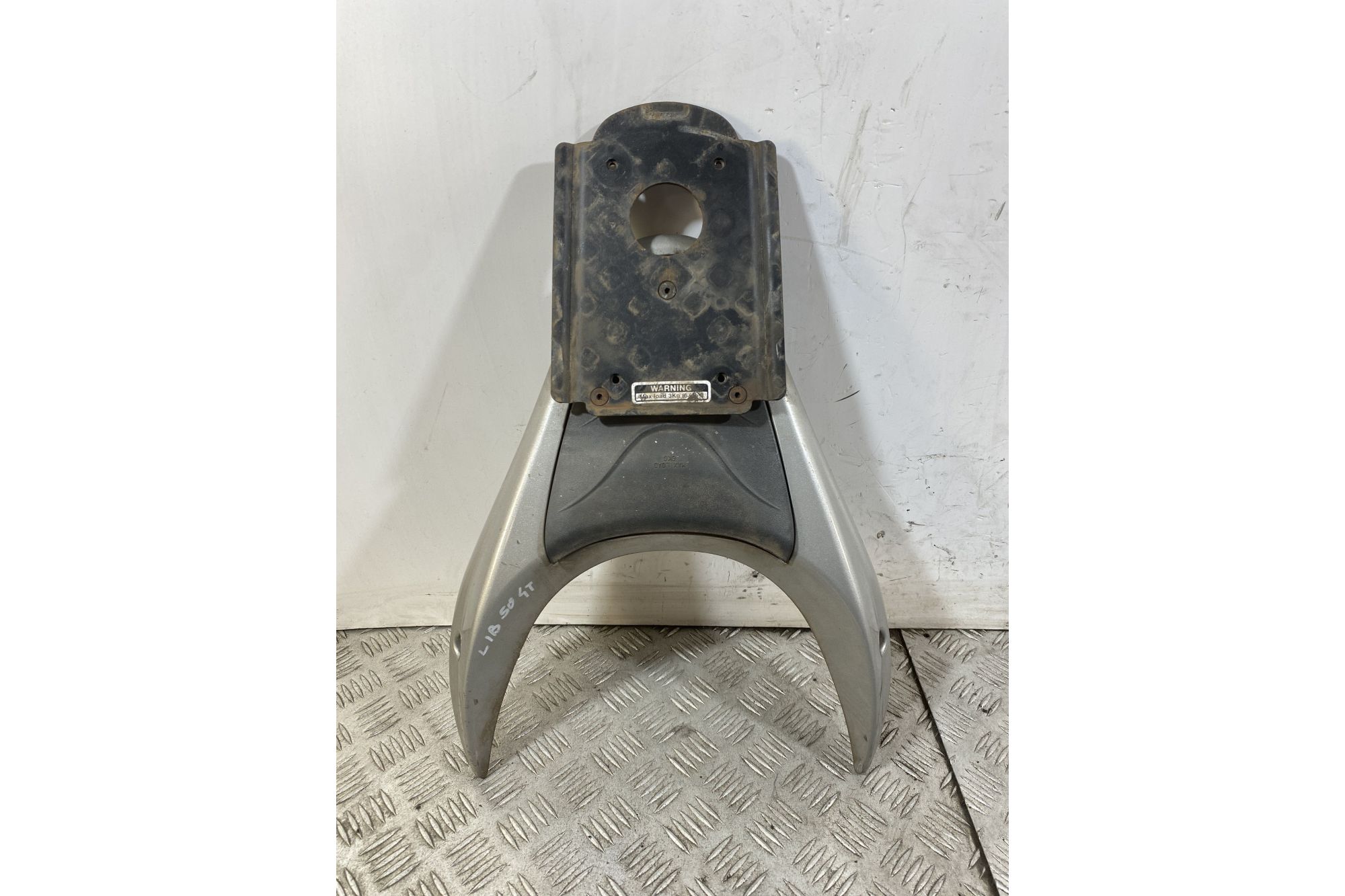 Maniglione Portapacchi Posteriore Piaggio Liberty 50 4T dal 1997 al 2004  1746701620602